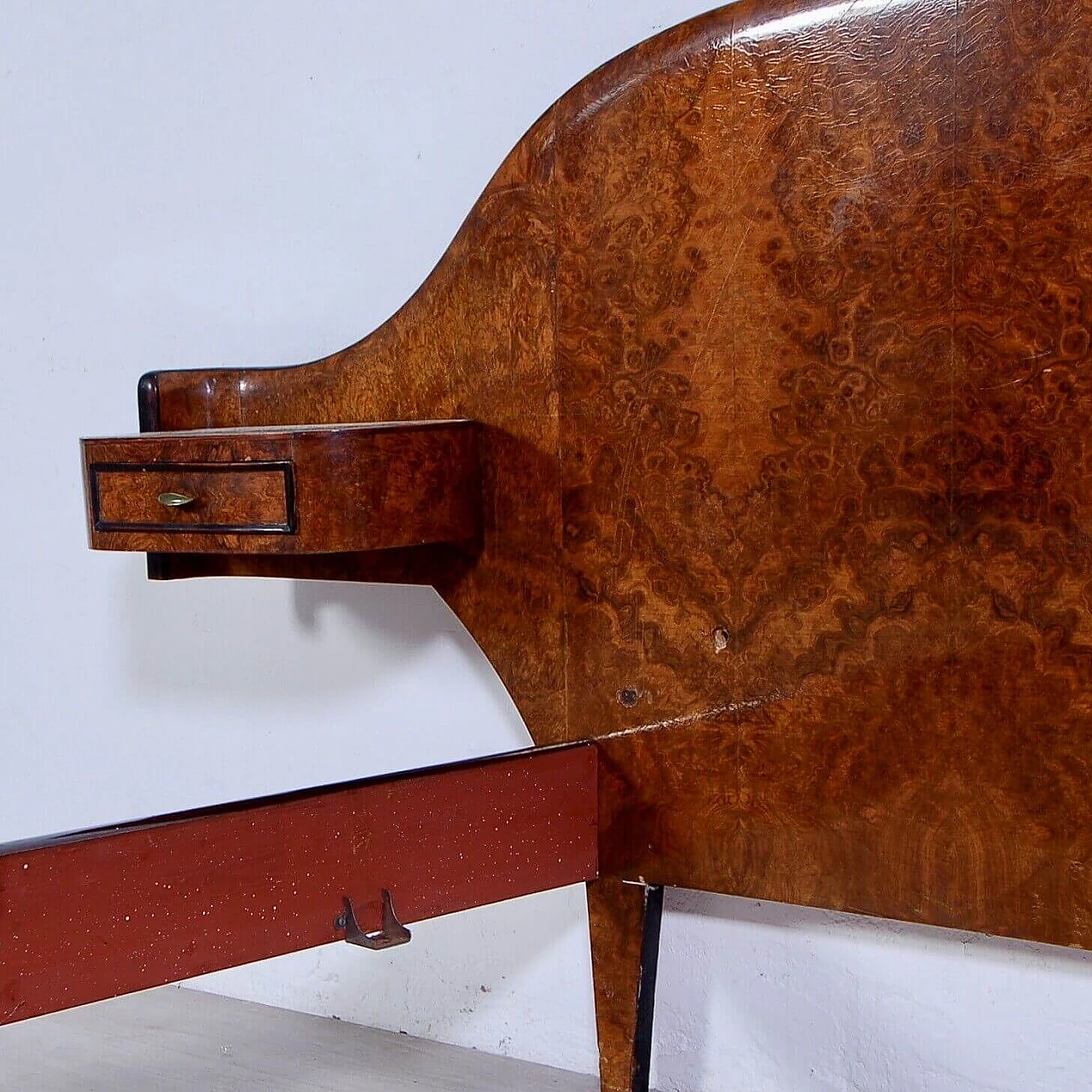 Letto matrimoniale in radica con comodini in testata, anni '60 7