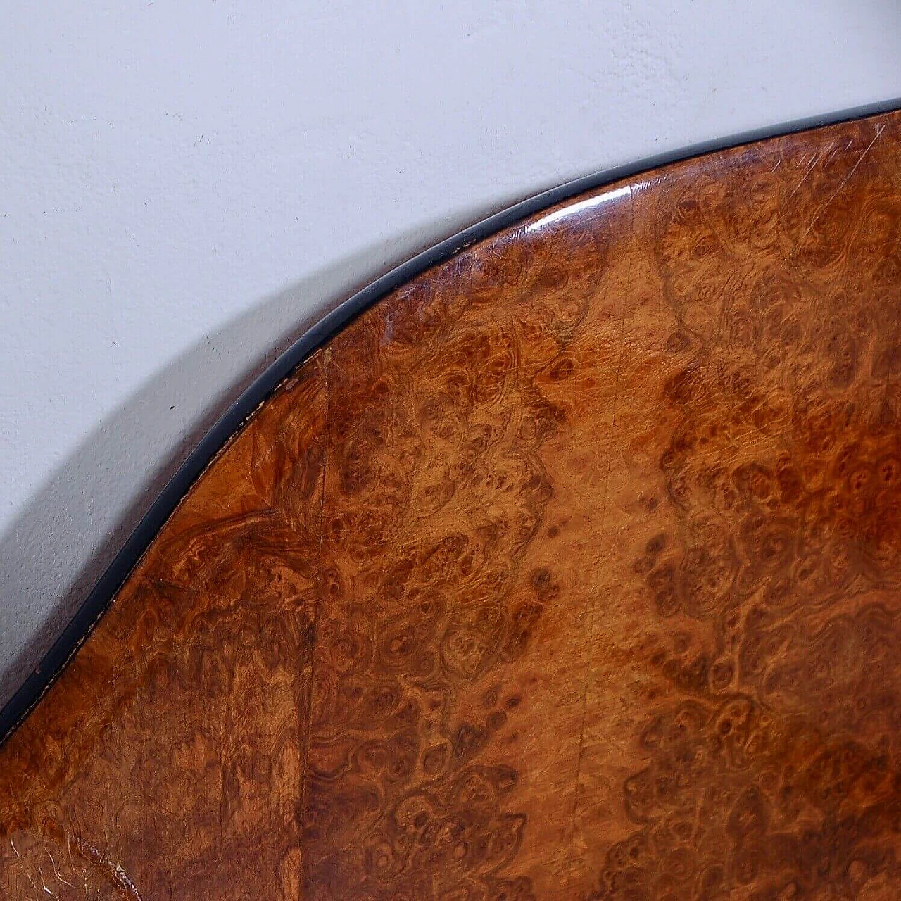 Letto matrimoniale in radica con comodini in testata, anni '60 11