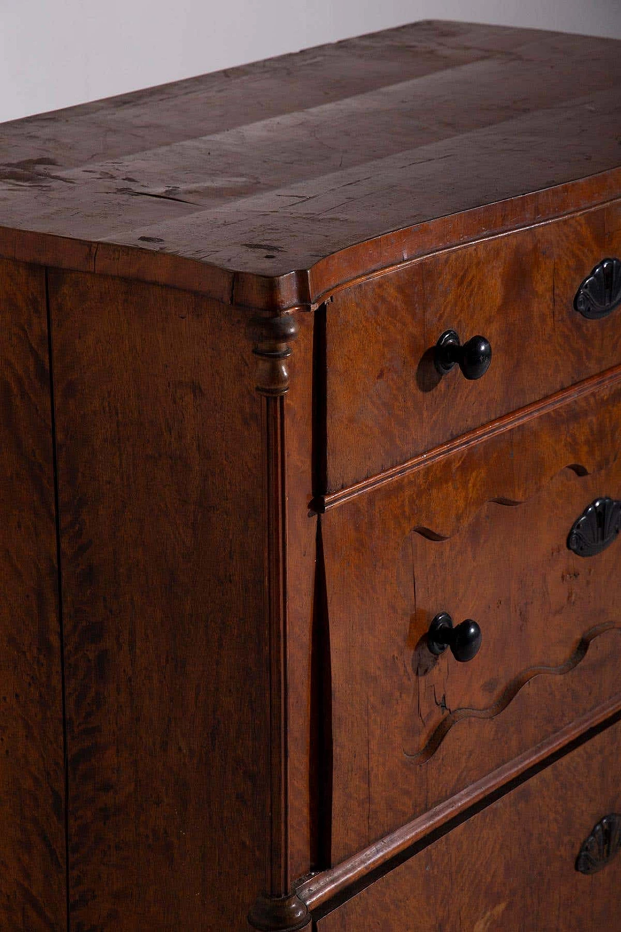 Sicilian briar chest of drawers with three drawers, late 19th century 3