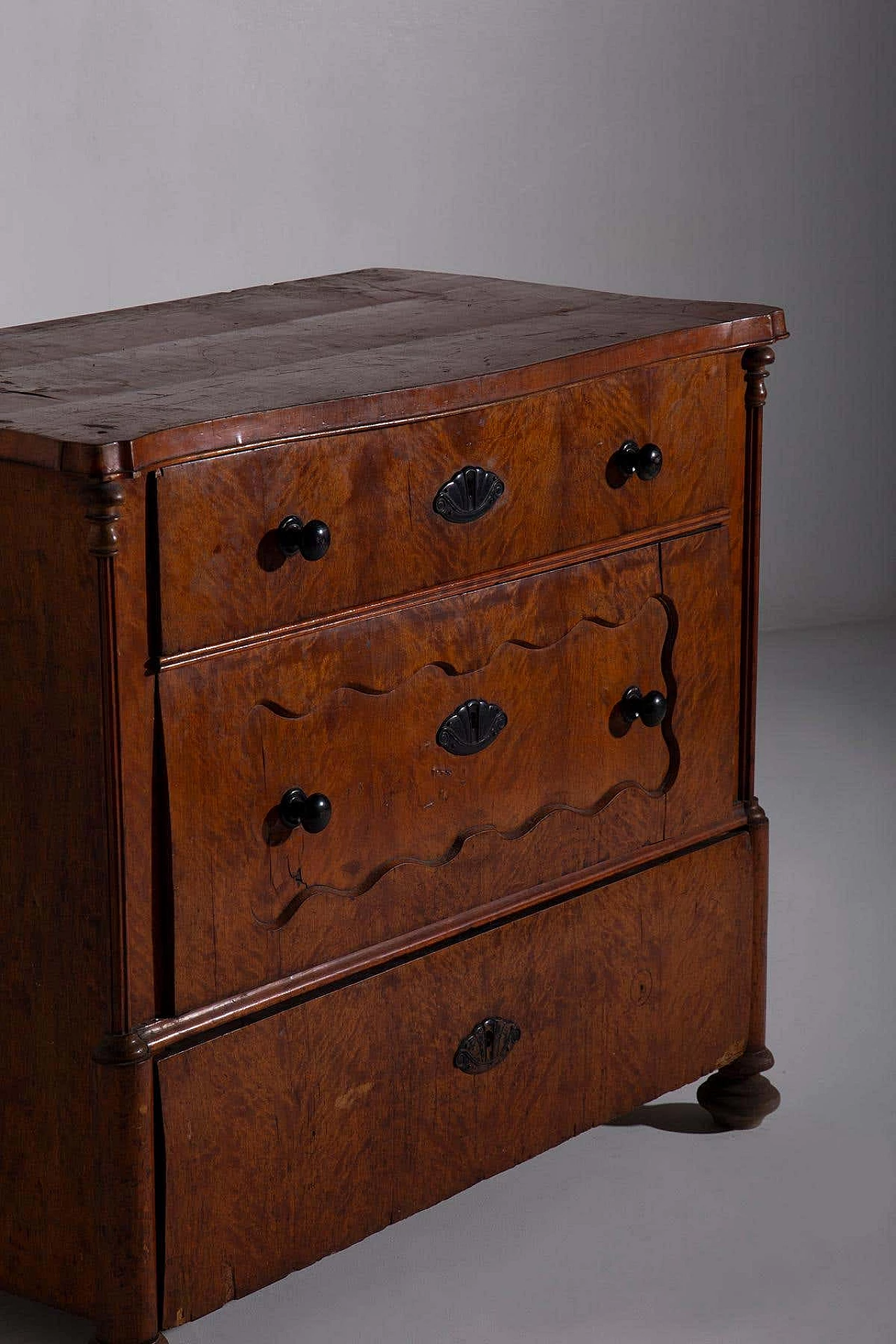 Sicilian briar chest of drawers with three drawers, late 19th century 6
