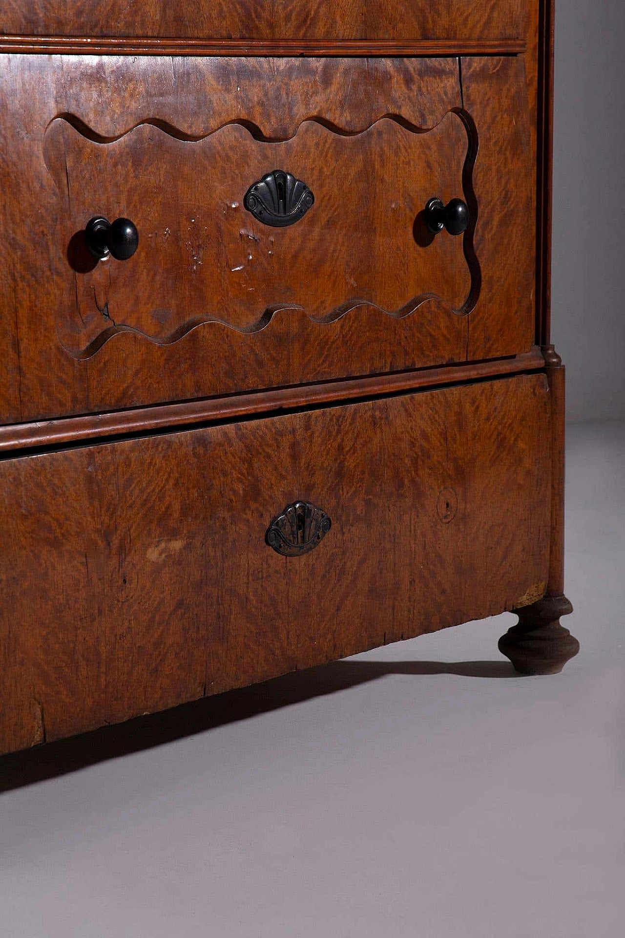 Sicilian briar chest of drawers with three drawers, late 19th century 7