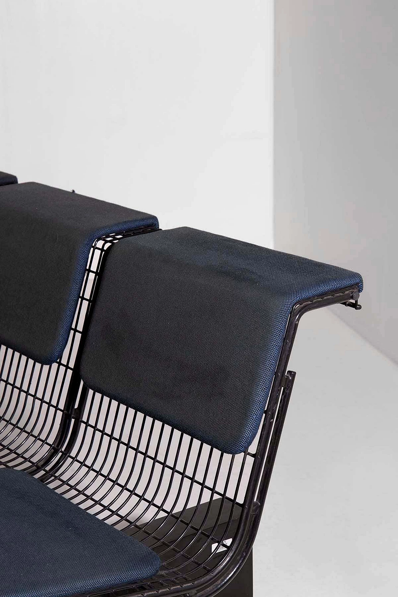 Bench with seating by Osvaldo Borsani for Tecno, 1980s 6