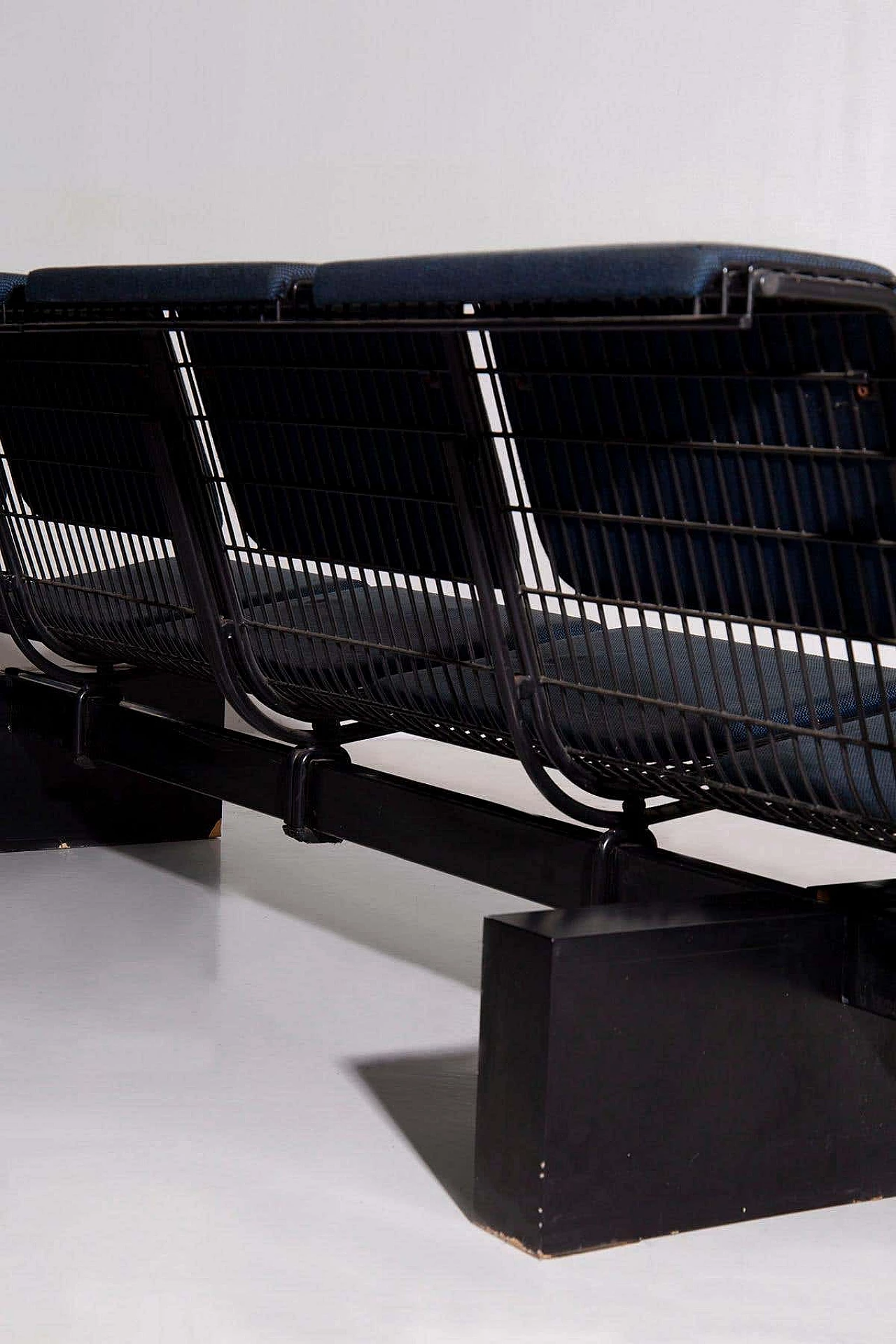 Bench with seating by Osvaldo Borsani for Tecno, 1980s 9