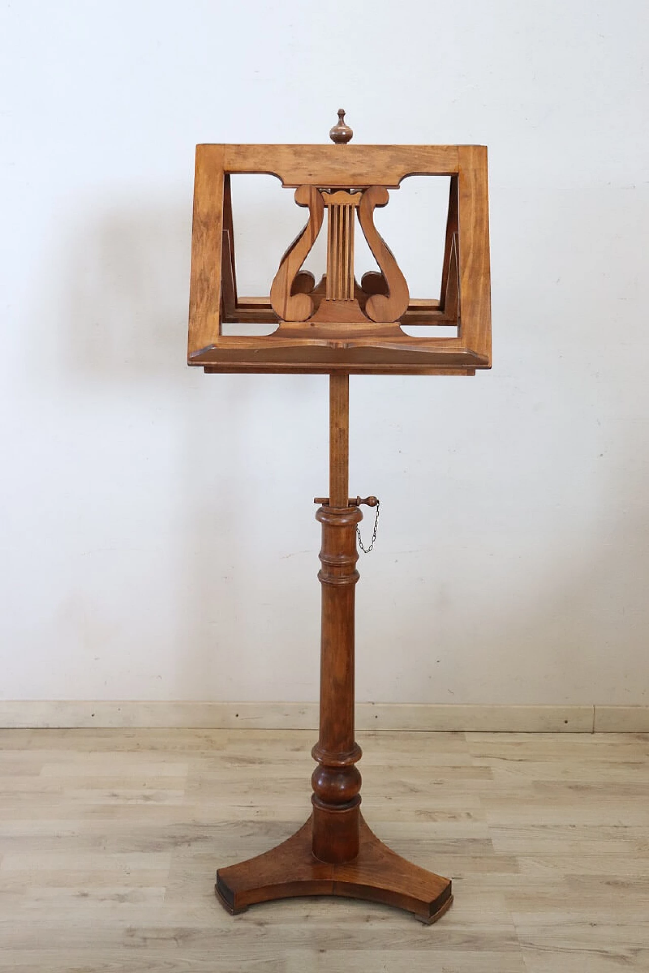 Solid walnut lectern in classical style, 1990s 2