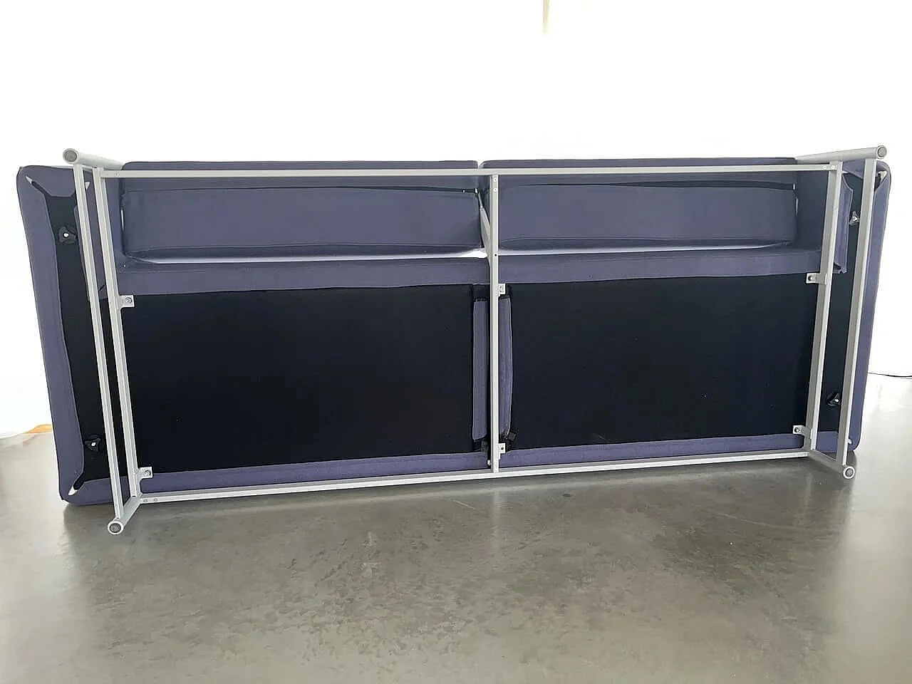 Divano e coppia di poltrone Reef in lana viola di Piero Lissoni per Cassina 4