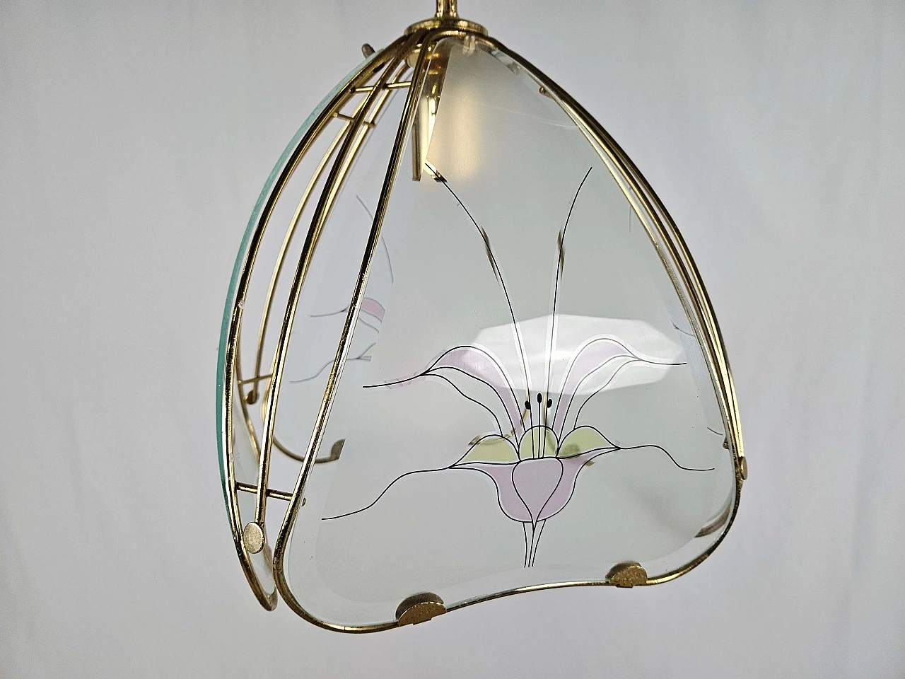 Lampadario in ottone e vetro satinato con decori floreali, anni '70 2