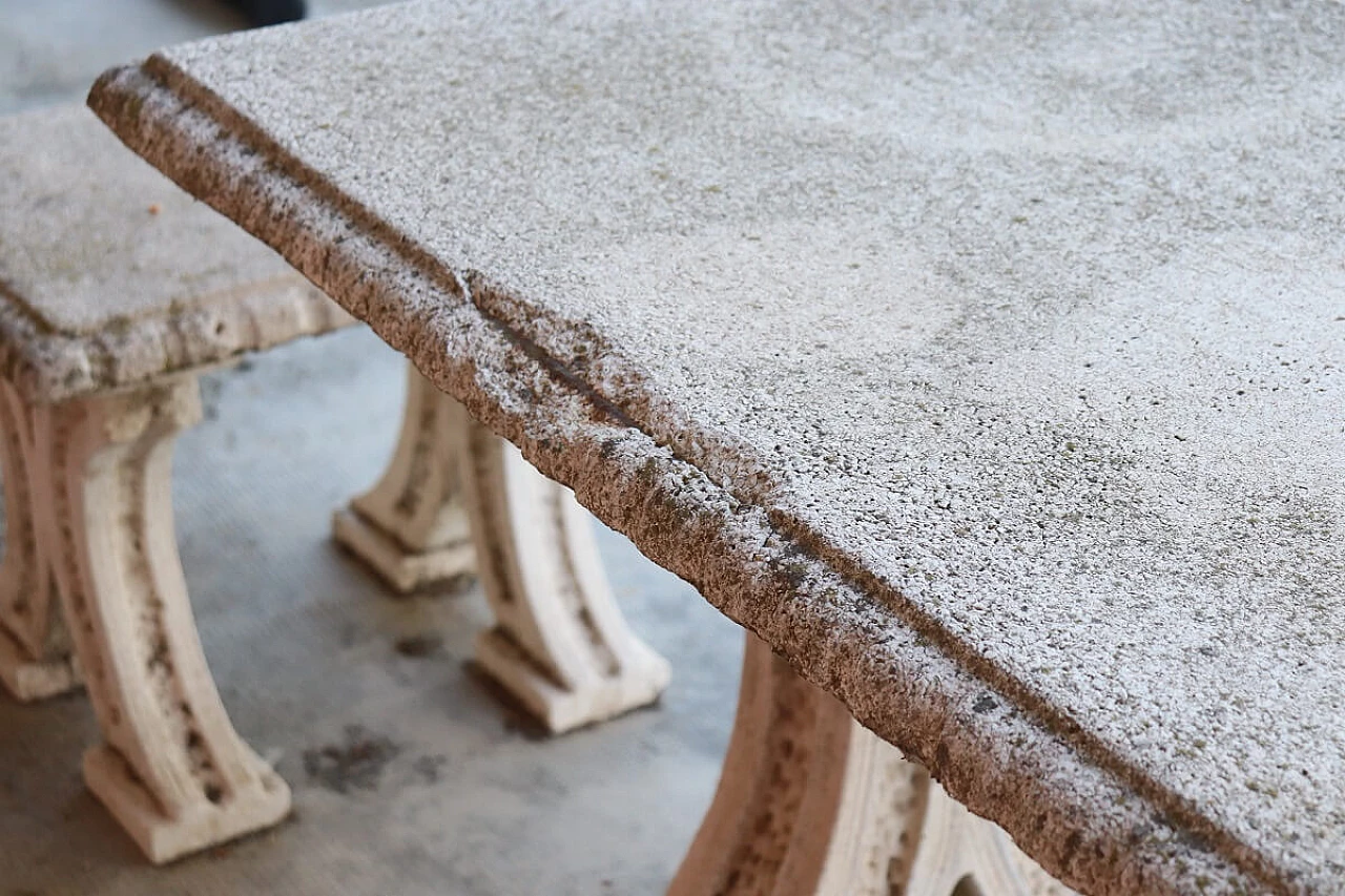 Tavolo e coppia di sgabelli in graniglia e cemento, anni '20 10