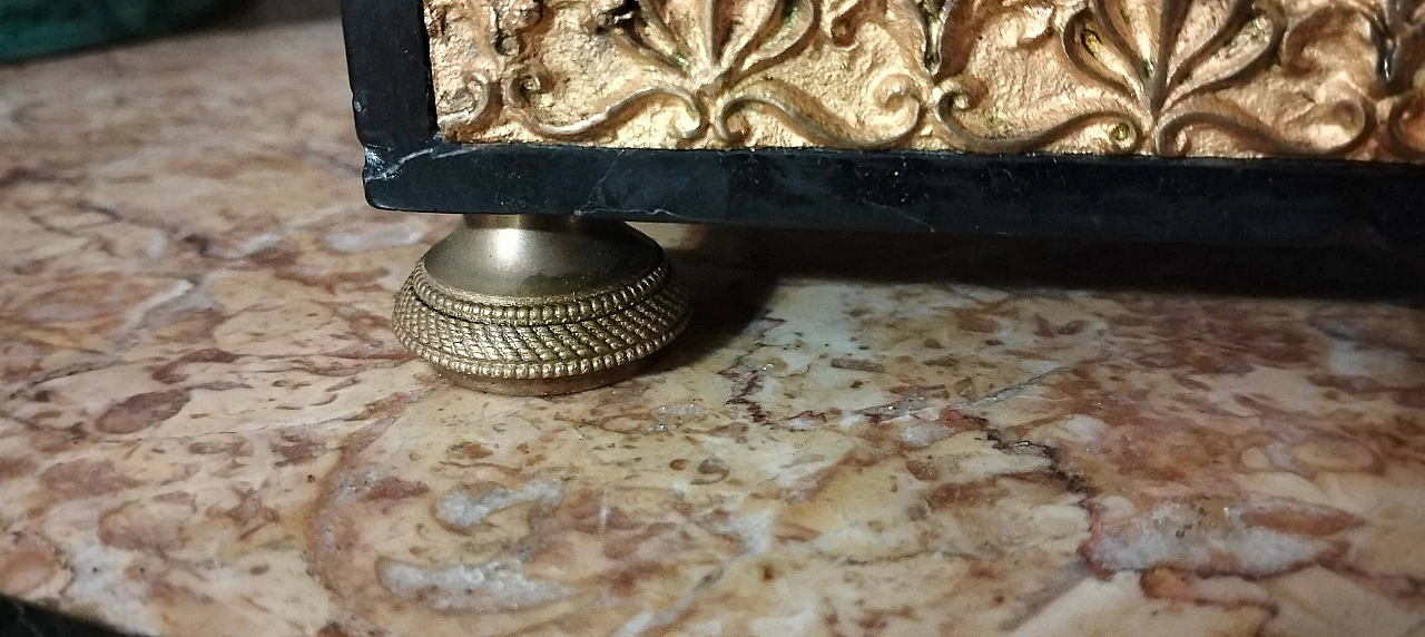 Marble and bronze pendulum table clock, 18th century 5