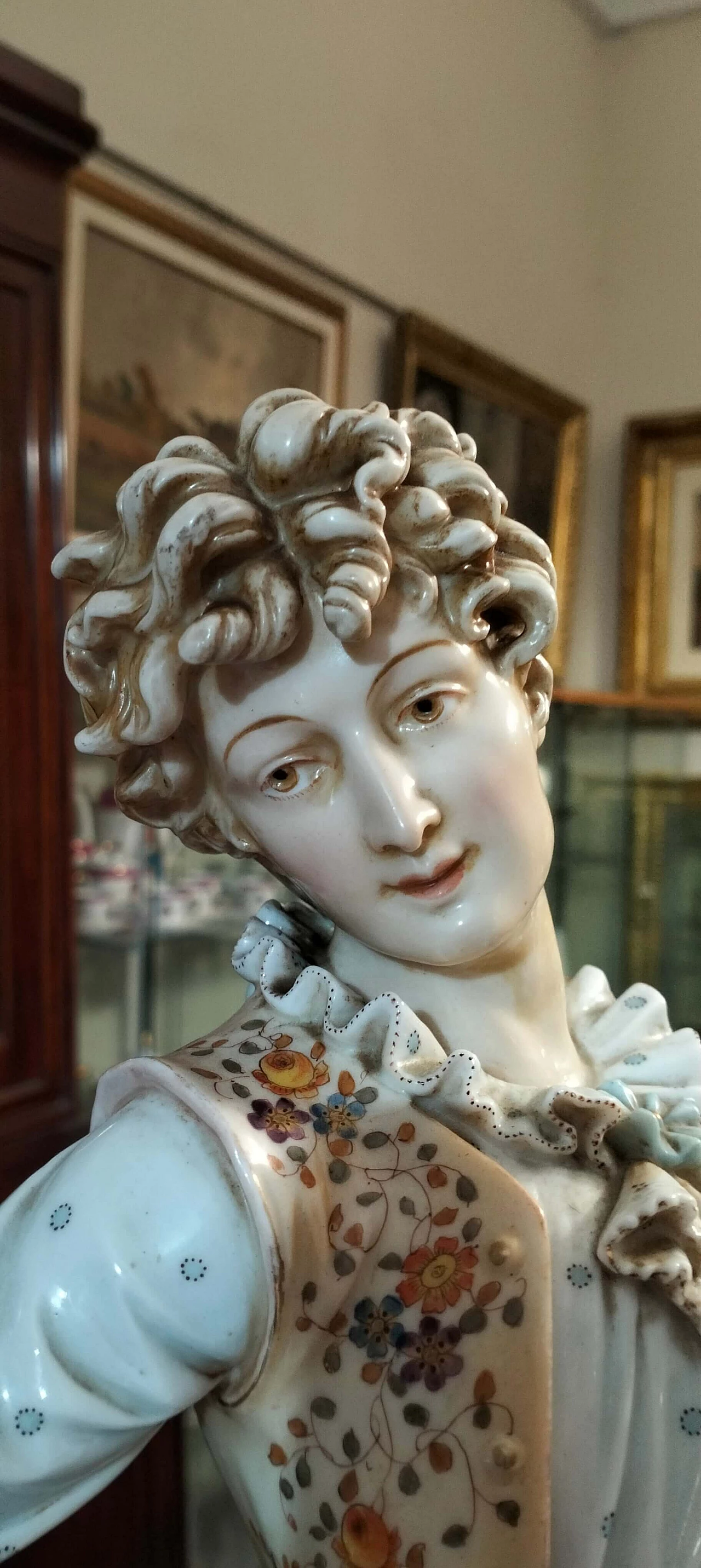 Fanciullo in porcellana dipinta a mano, anni '20 4