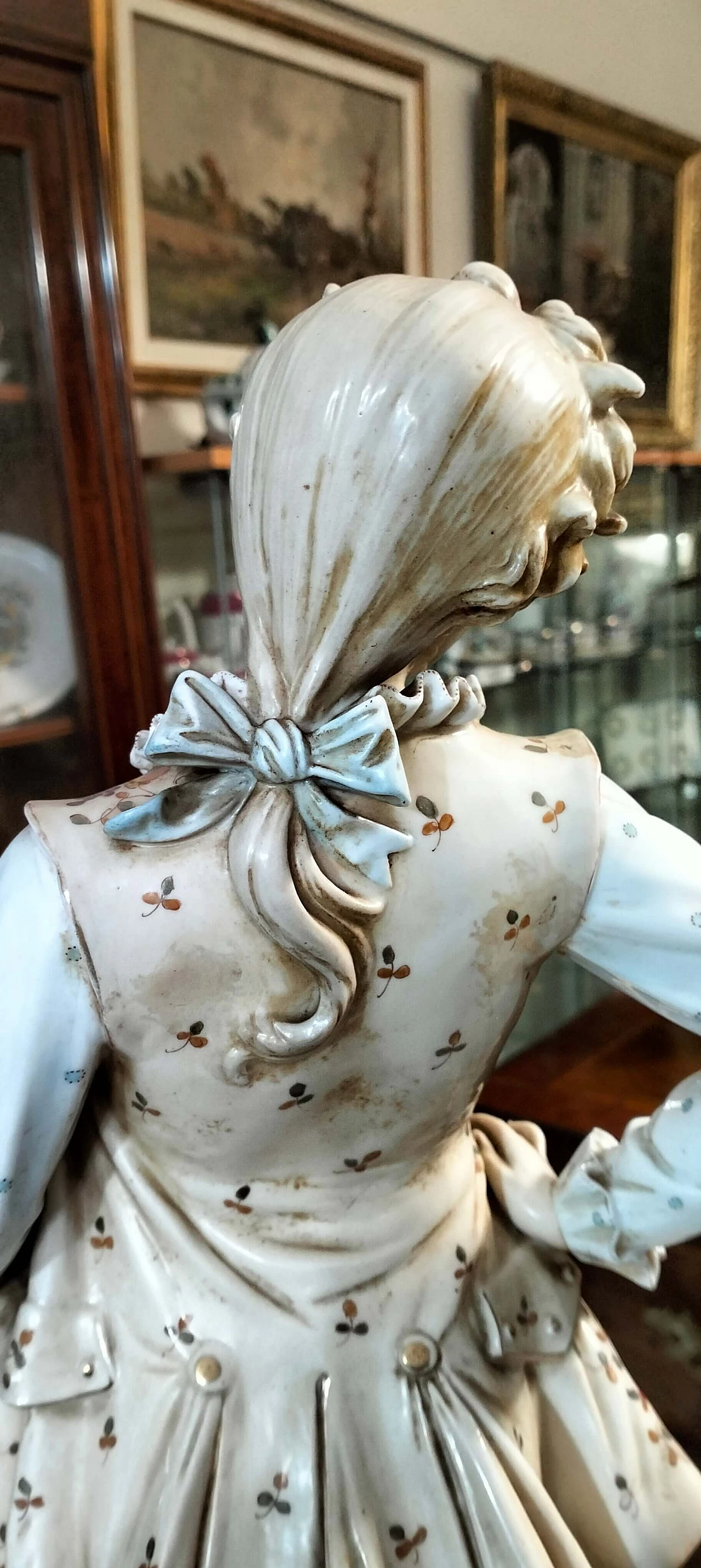 Fanciullo in porcellana dipinta a mano, anni '20 5