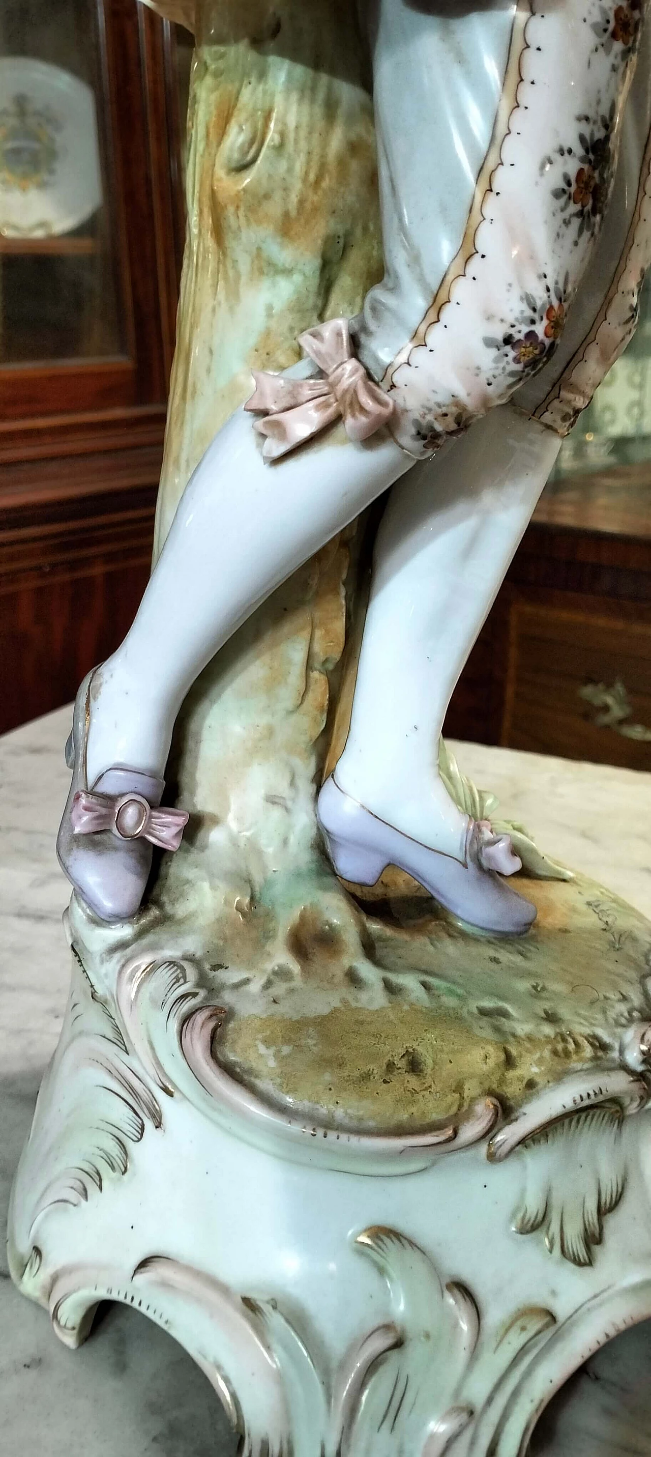 Fanciullo in porcellana dipinta a mano, anni '20 7