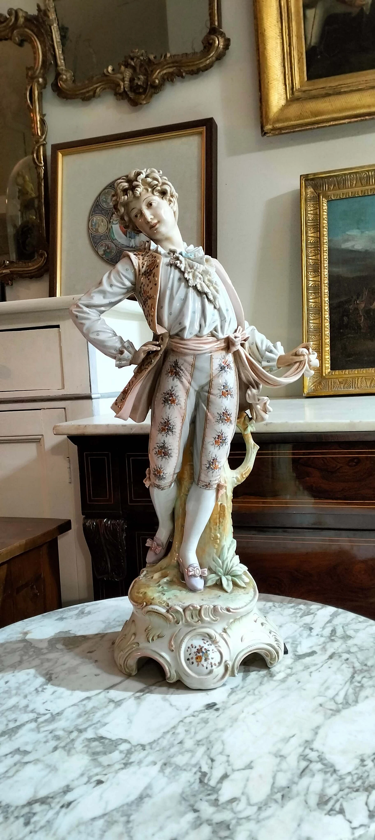 Fanciullo in porcellana dipinta a mano, anni '20 8