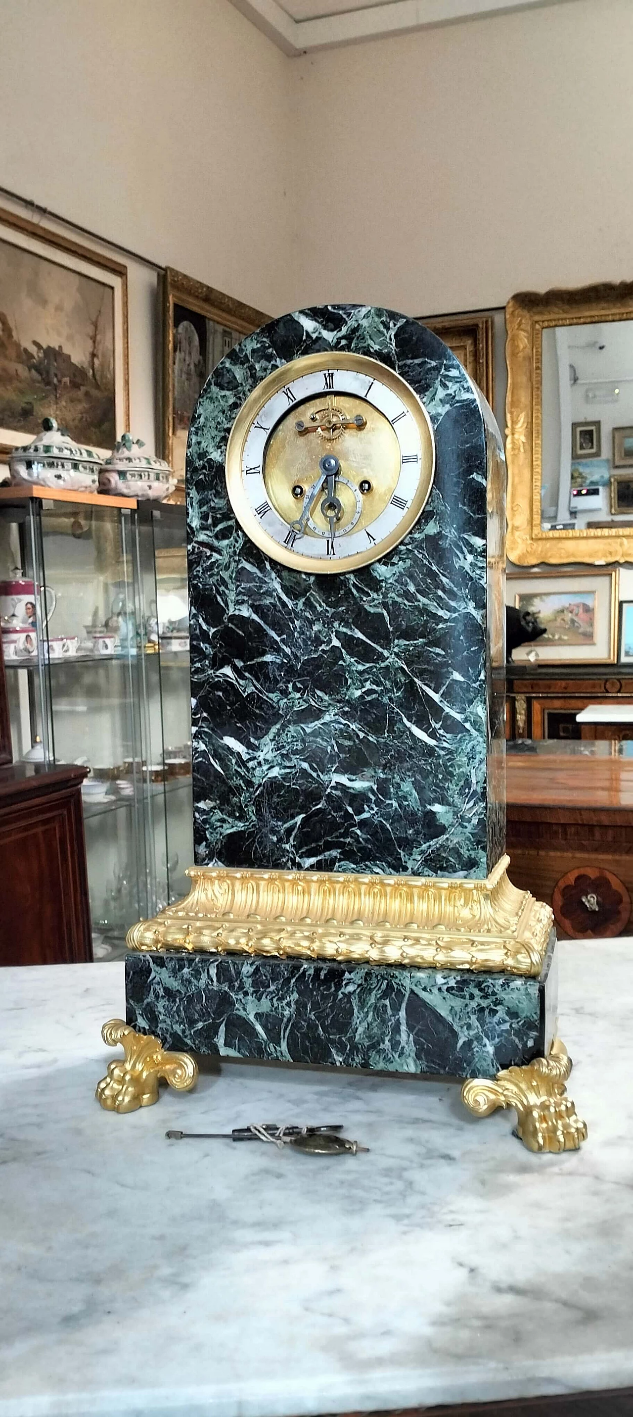 Charles X table clock in green marble and gilded bronze, 19th century 8