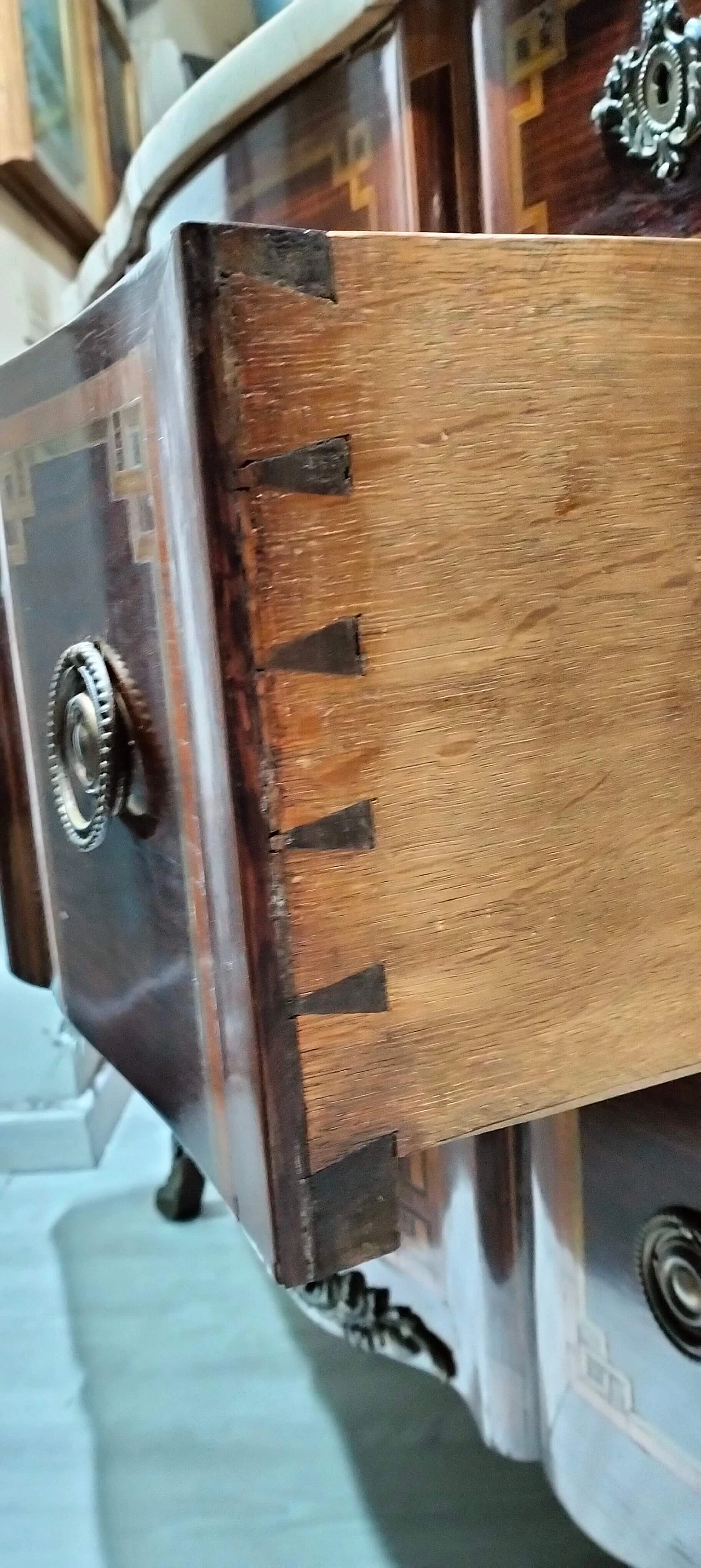 Comò Napoleone III in mogano, ebano e bois de rose a tre cassetti, metà '800 2