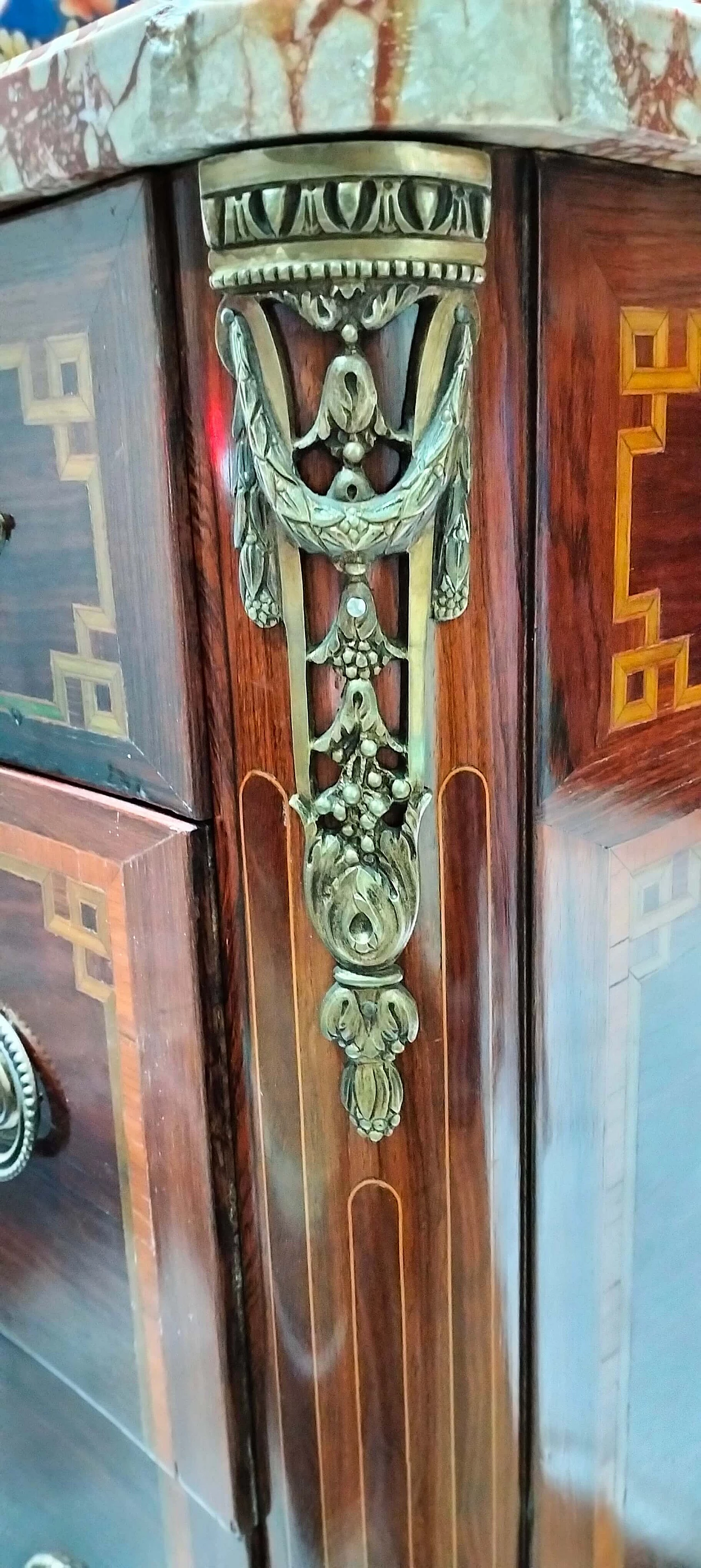 Comò Napoleone III in mogano, ebano e bois de rose a tre cassetti, metà '800 10