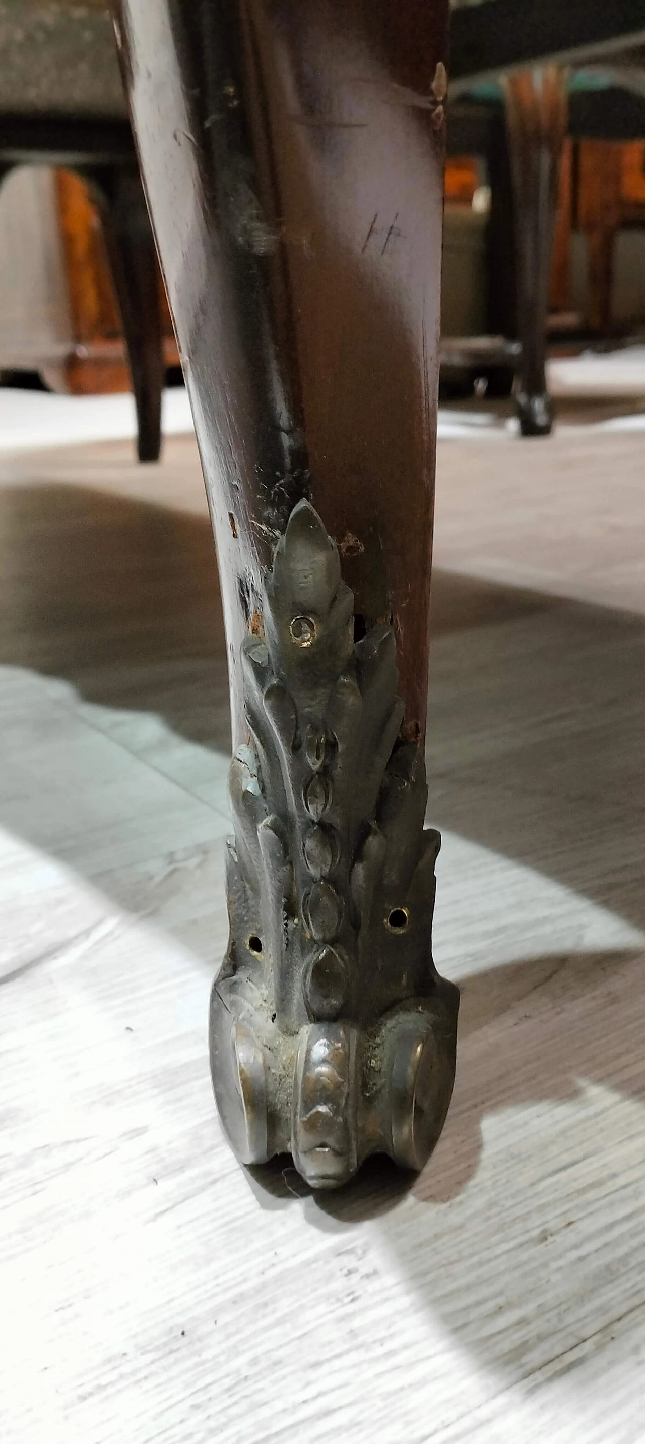 Comò Napoleone III in mogano, ebano e bois de rose a tre cassetti, metà '800 11