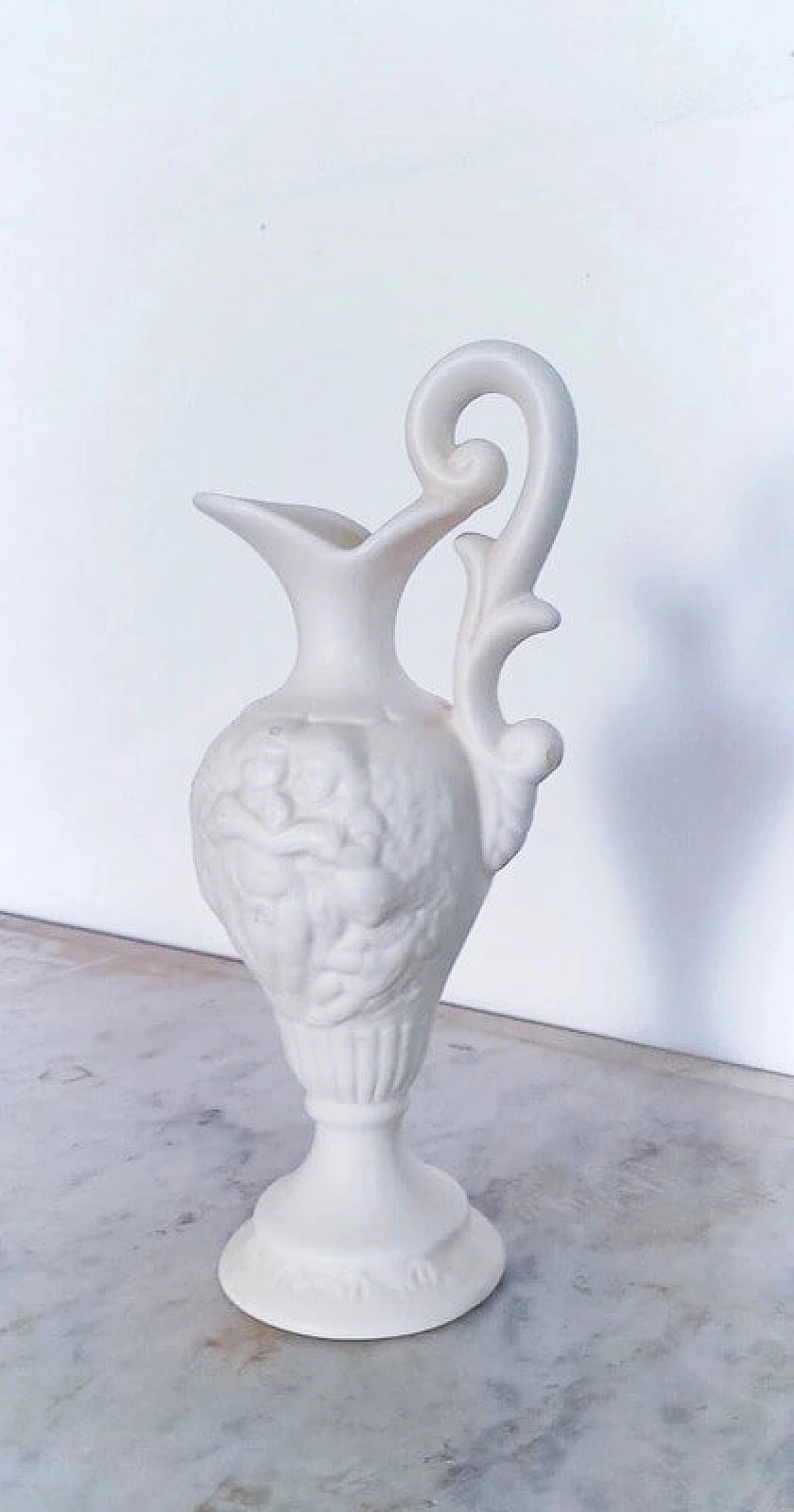 Capodimonte white ceramic amphora, early 20th century 8