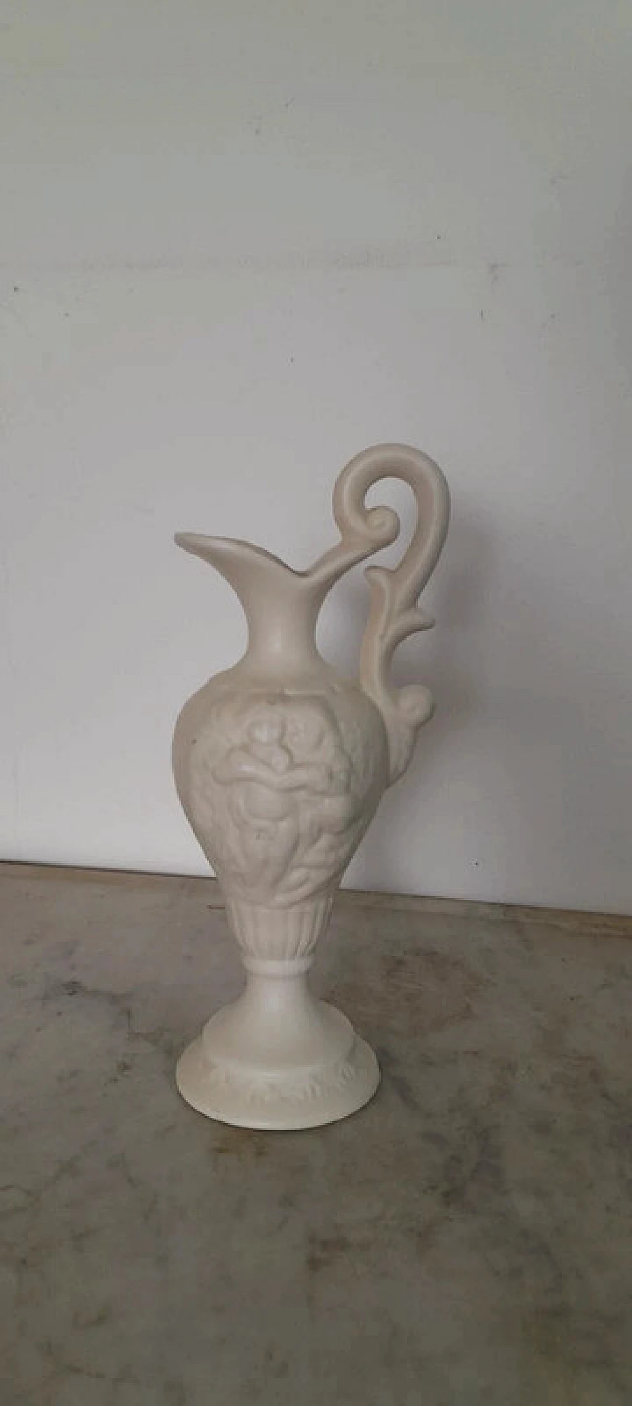 Capodimonte white ceramic amphora, early 20th century 9