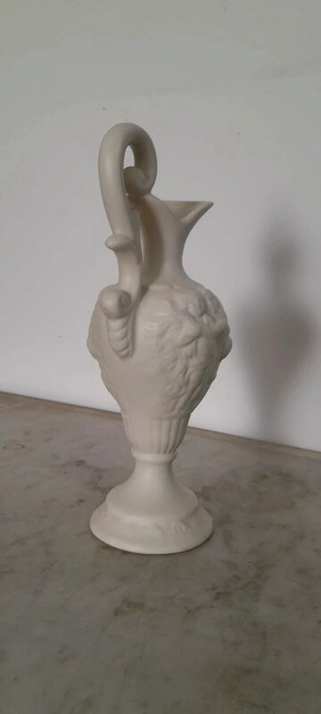 Capodimonte white ceramic amphora, early 20th century 11