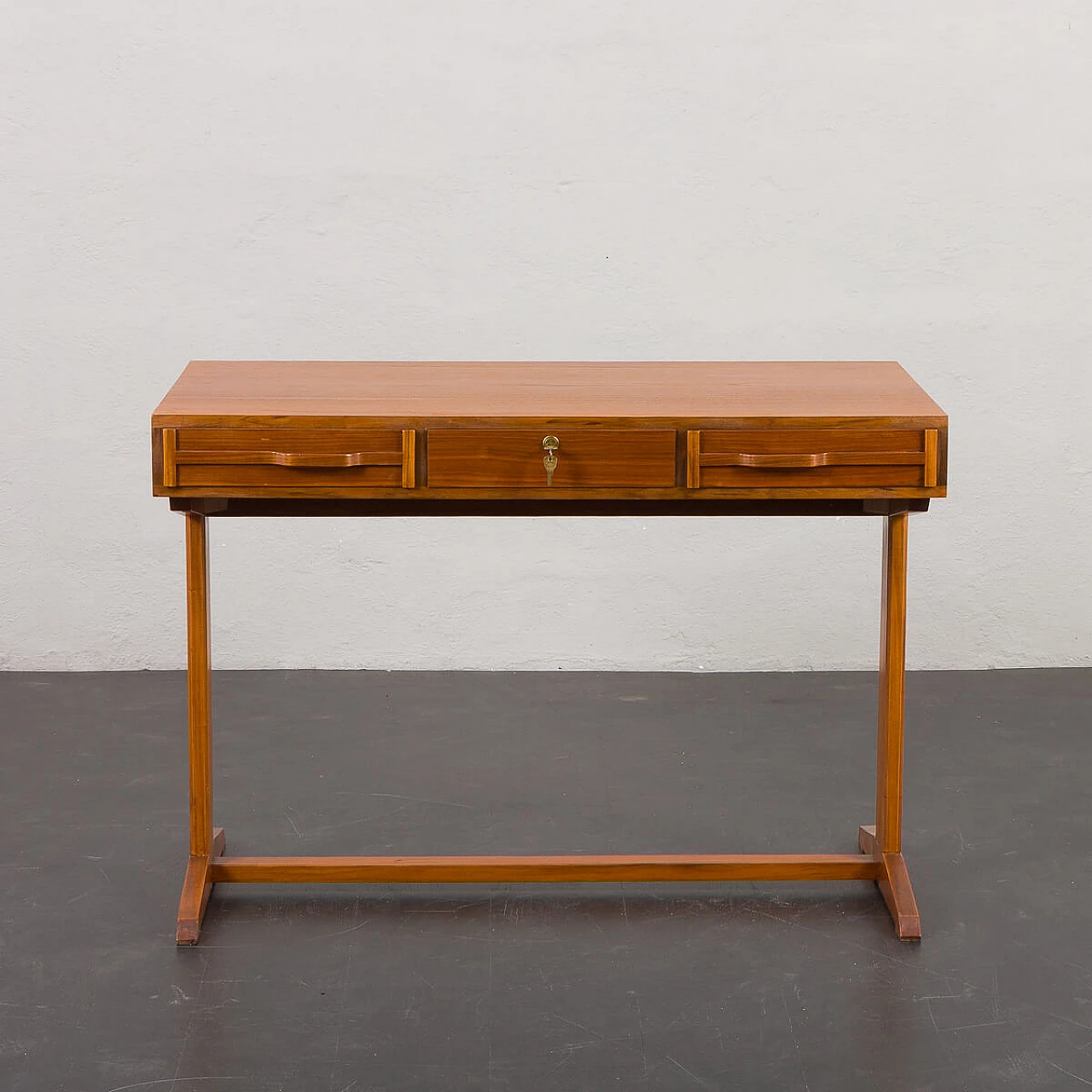 Small teak desk by Gianfranco Frattini for Bernini, 1950s 5