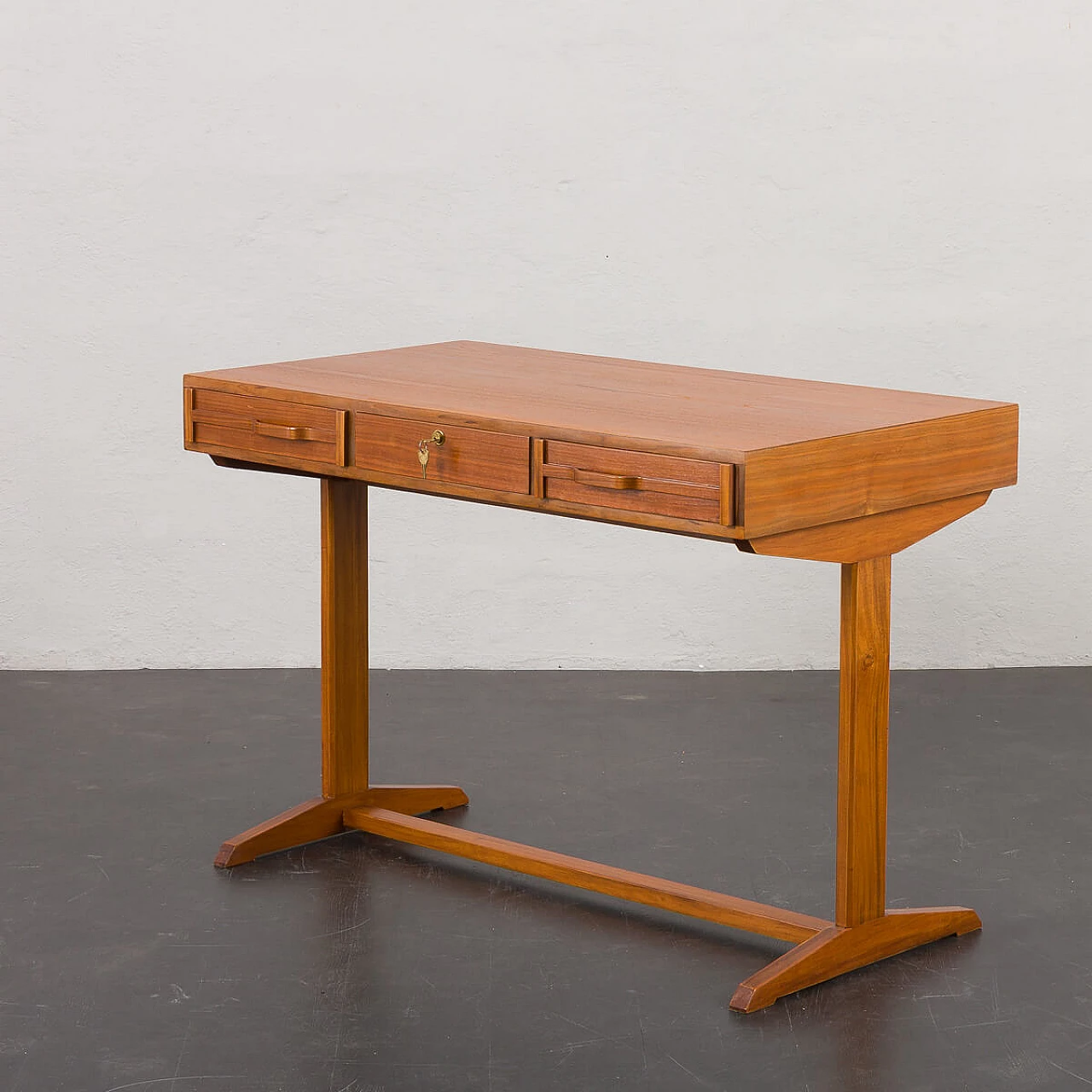Small teak desk by Gianfranco Frattini for Bernini, 1950s 6