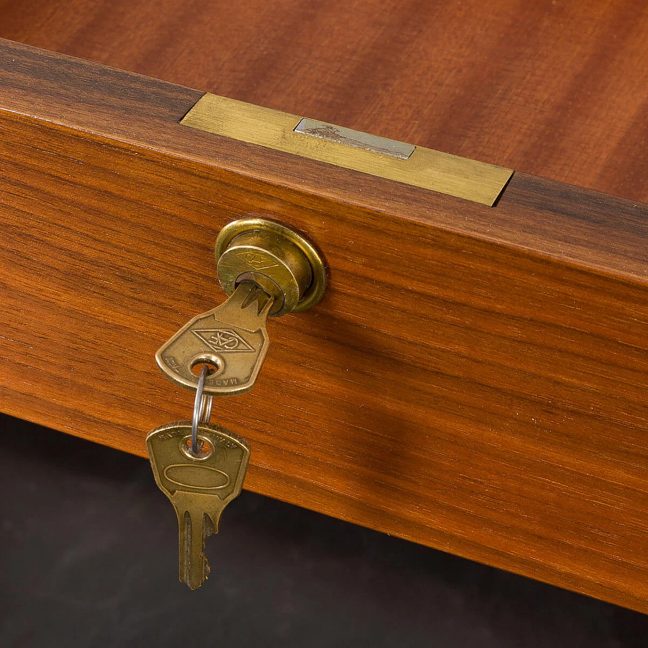 Small teak desk by Gianfranco Frattini for Bernini, 1950s 12