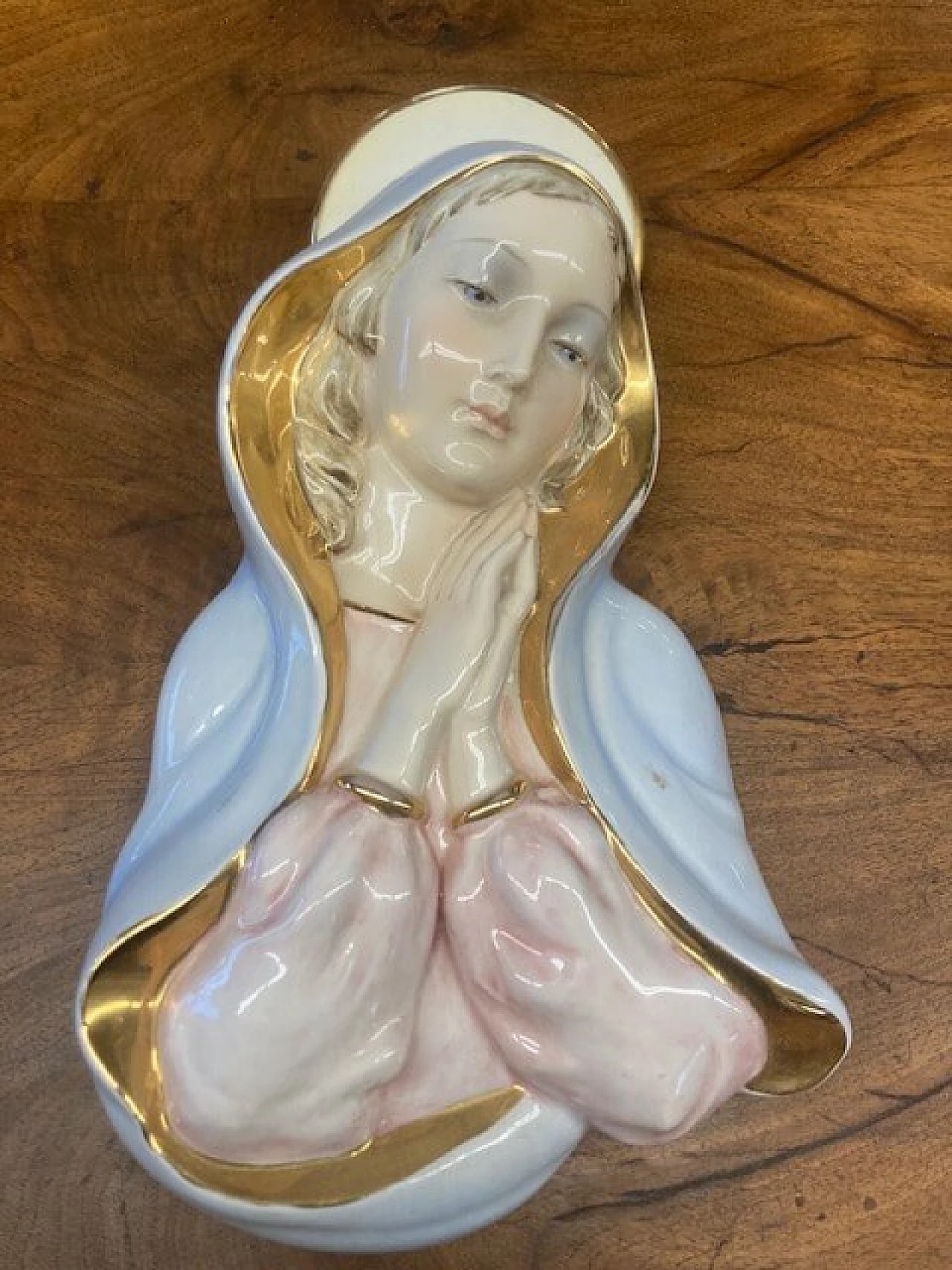 Madonna in ceramica con rifiniture oro, anni '50 1