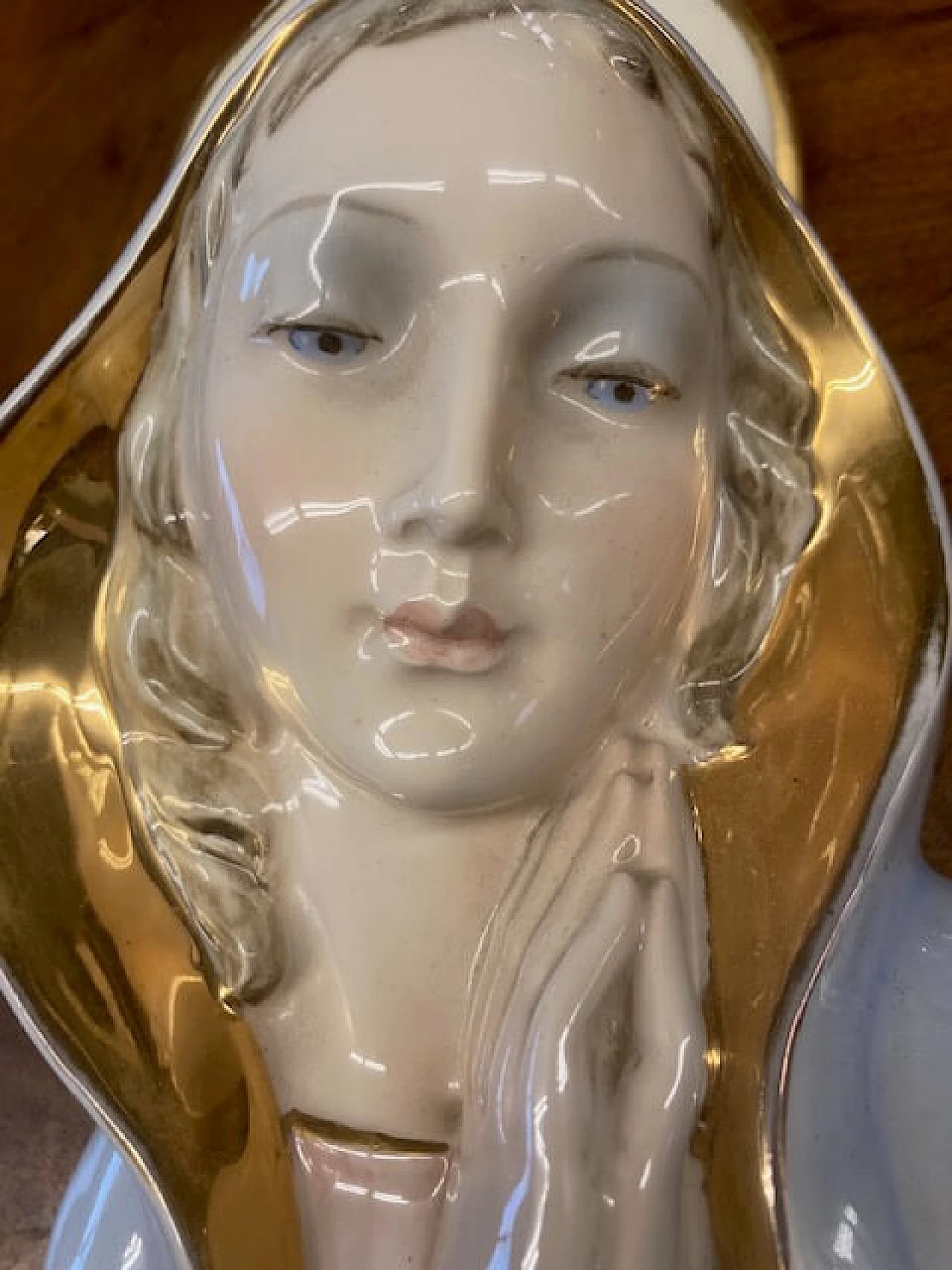 Madonna in ceramica con rifiniture oro, anni '50 3