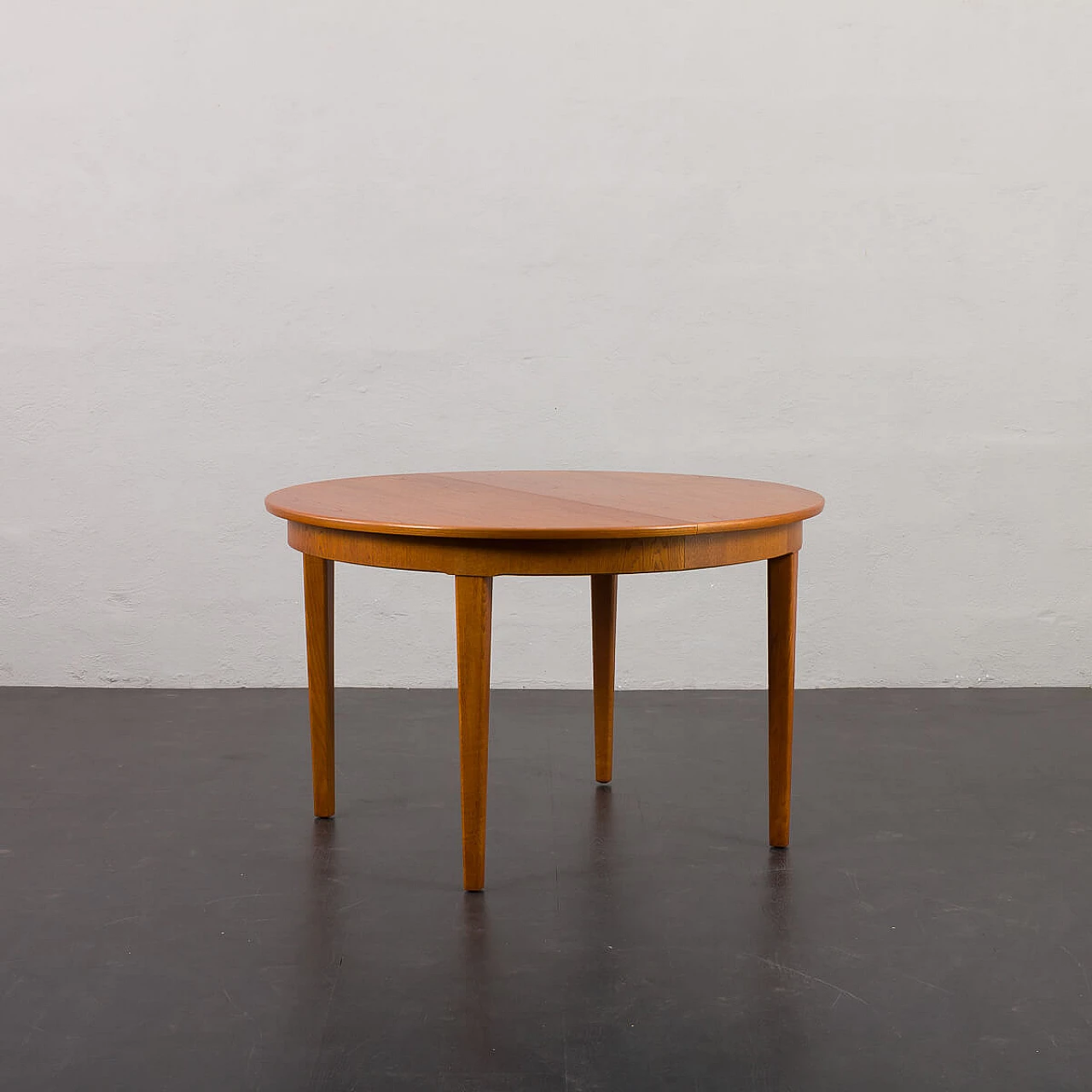 Danish extra-long round extending table, 1960s 1