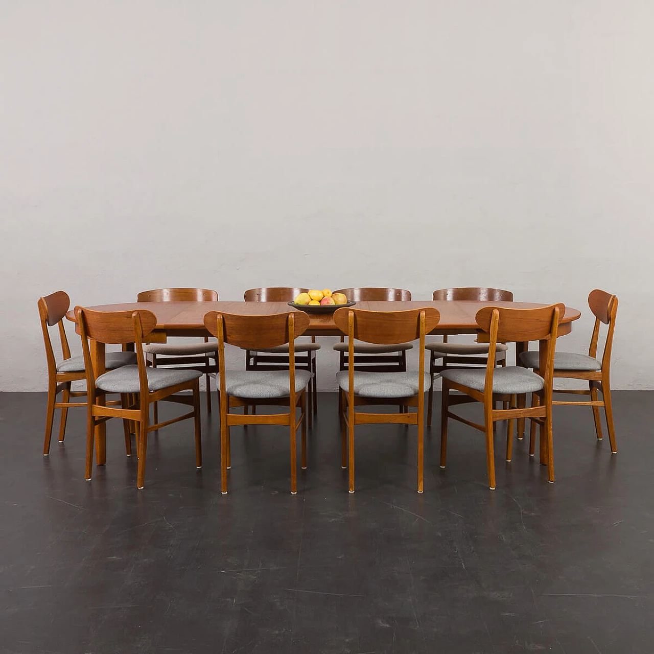 Danish extra-long round extending table, 1960s 4