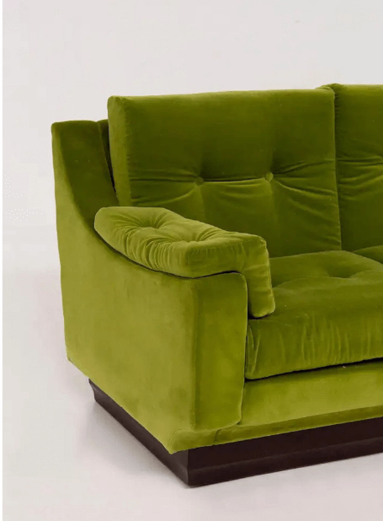 Sofa in green velvet and wood, 1950s 6