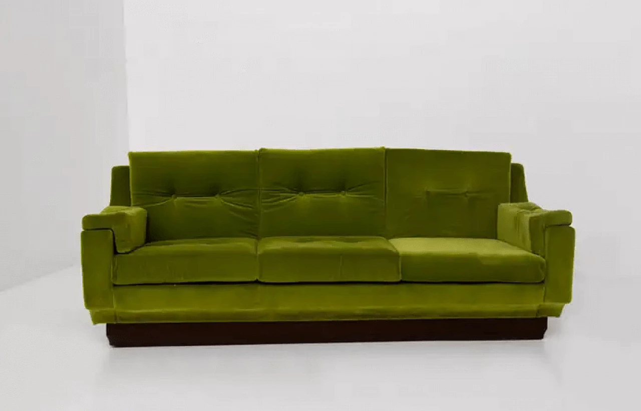 Sofa in green velvet and wood, 1950s 8