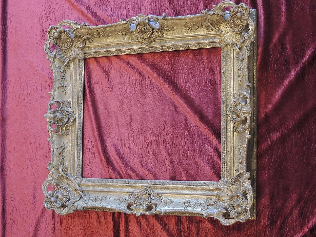 Carved and gilded wooden frame, 1830 2