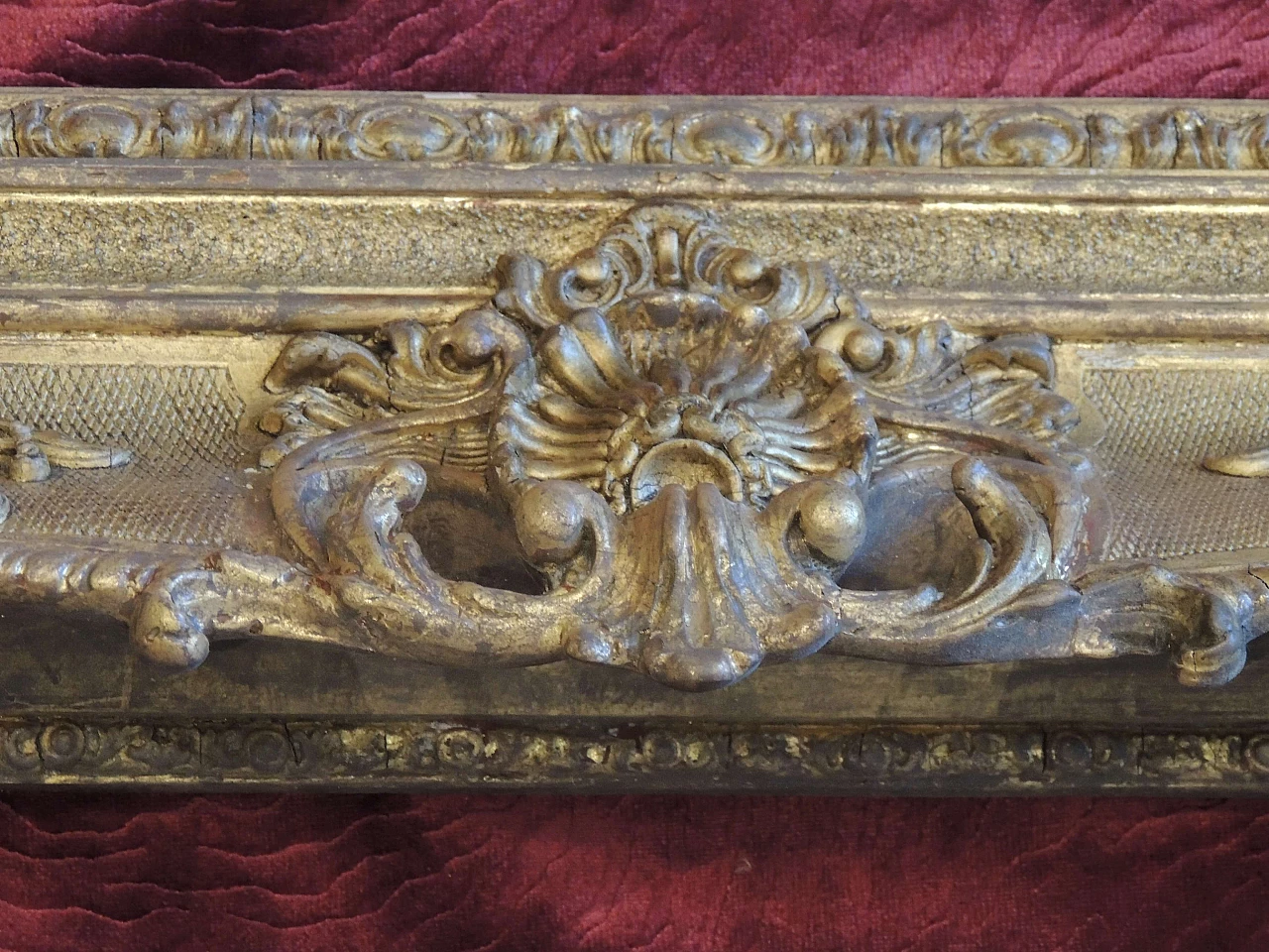 Carved and gilded wooden frame, 1830 3