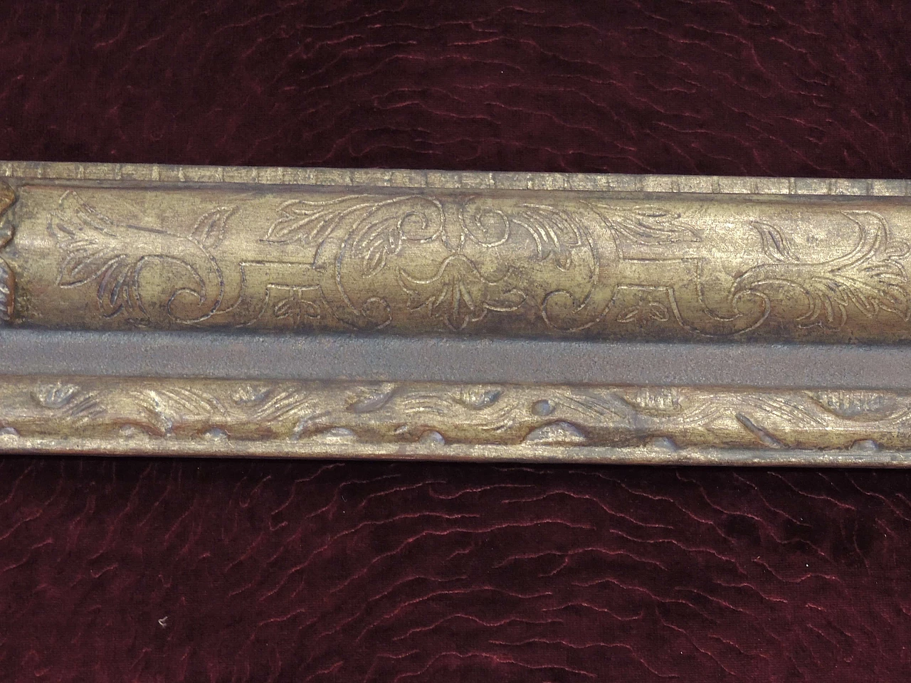 Carved and gilded Louis XIV frame, late 17th century 3