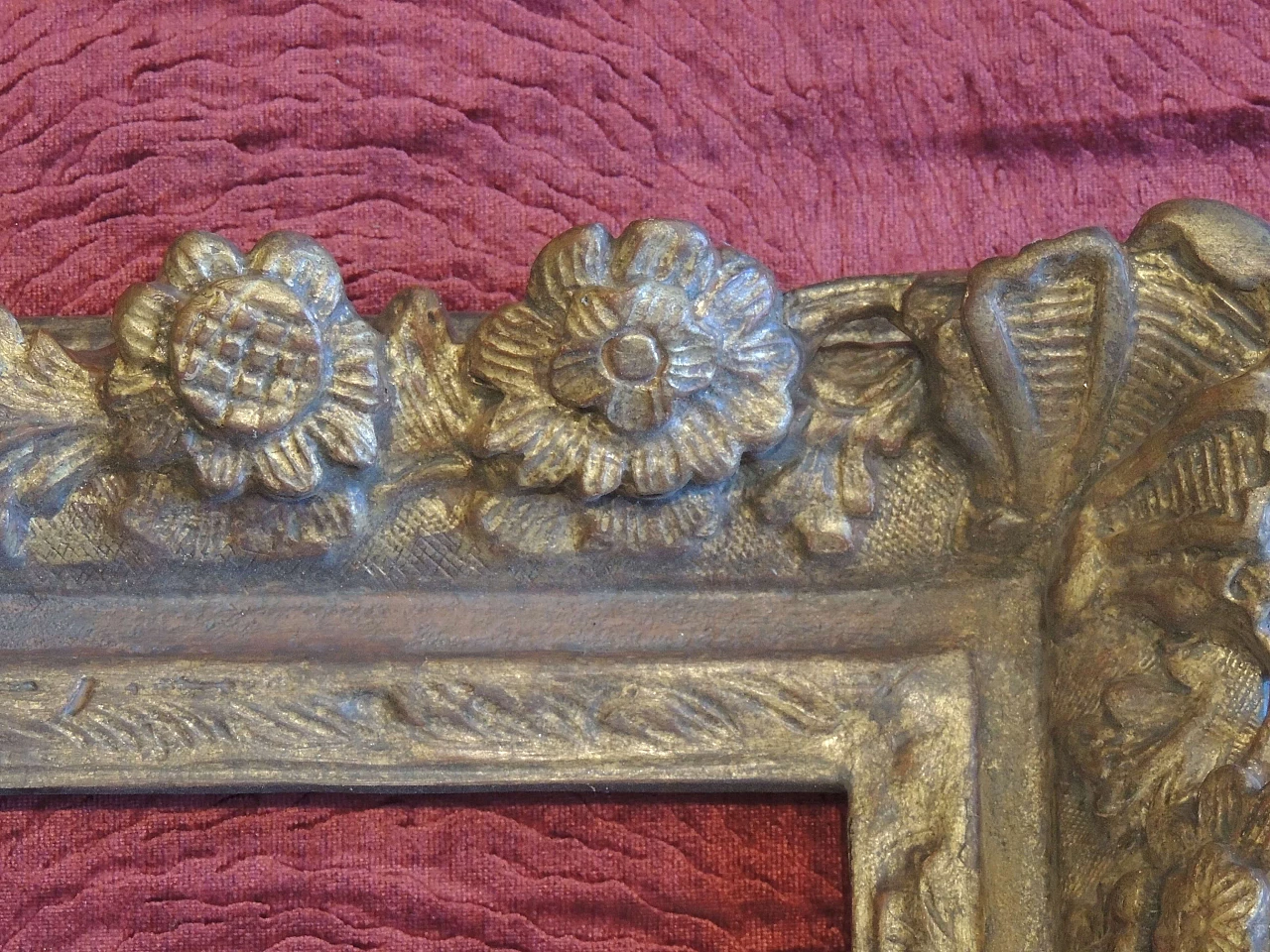 Carved and gilded Louis XIV frame, late 17th century 6