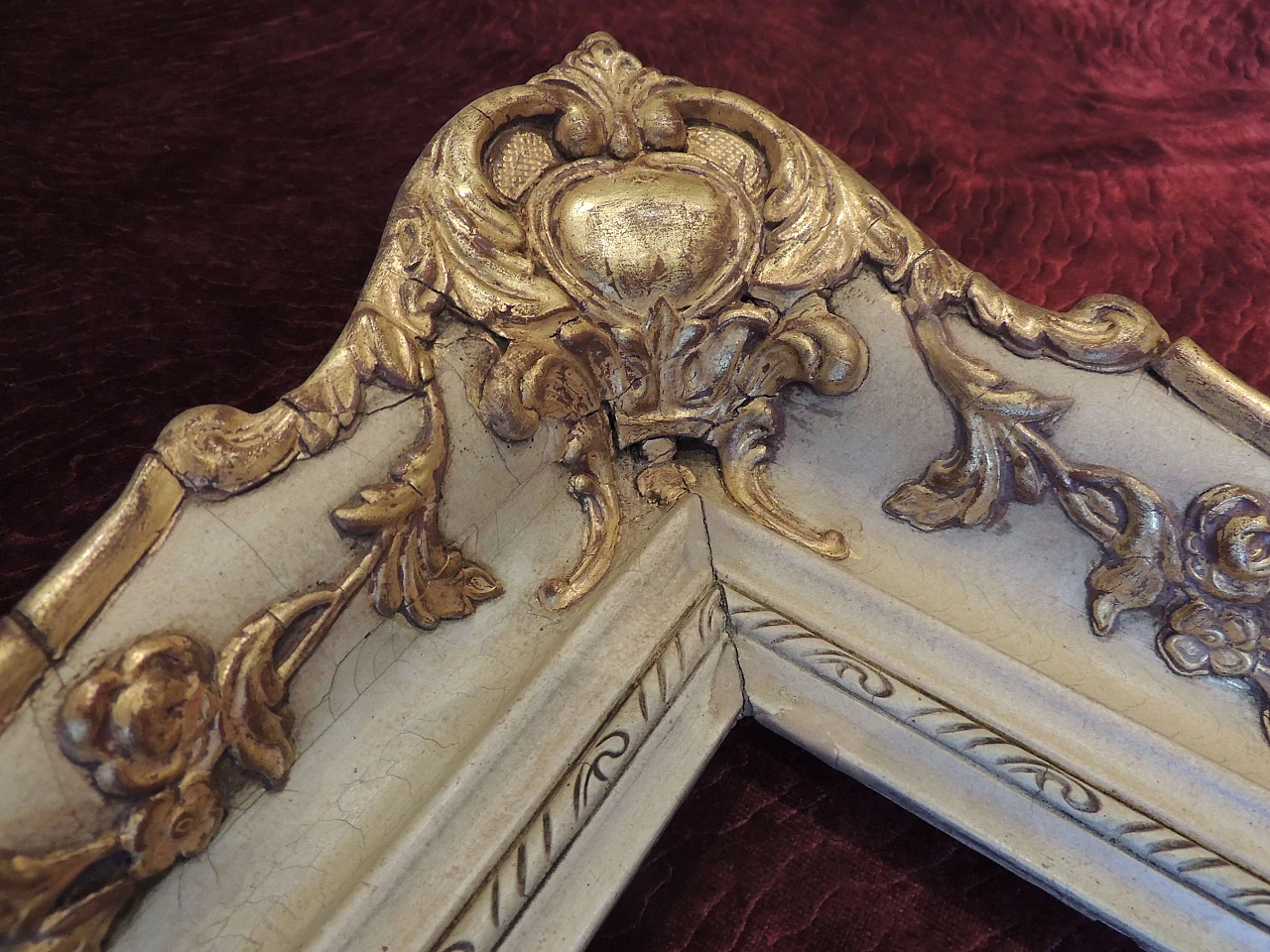 Cornice in legno intagliato e dorato, metà '800 1