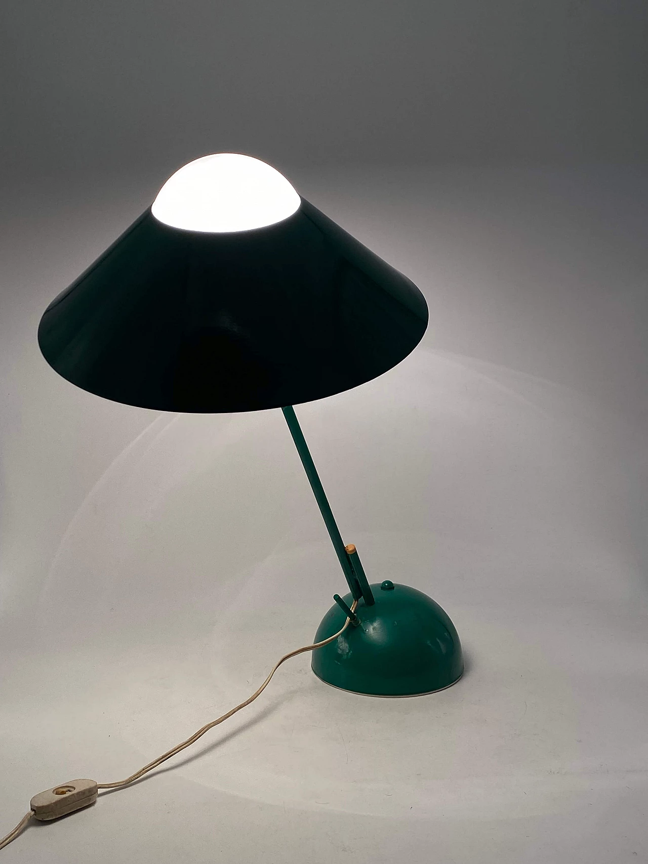 Space Age green table lamp, 70s | intOndo