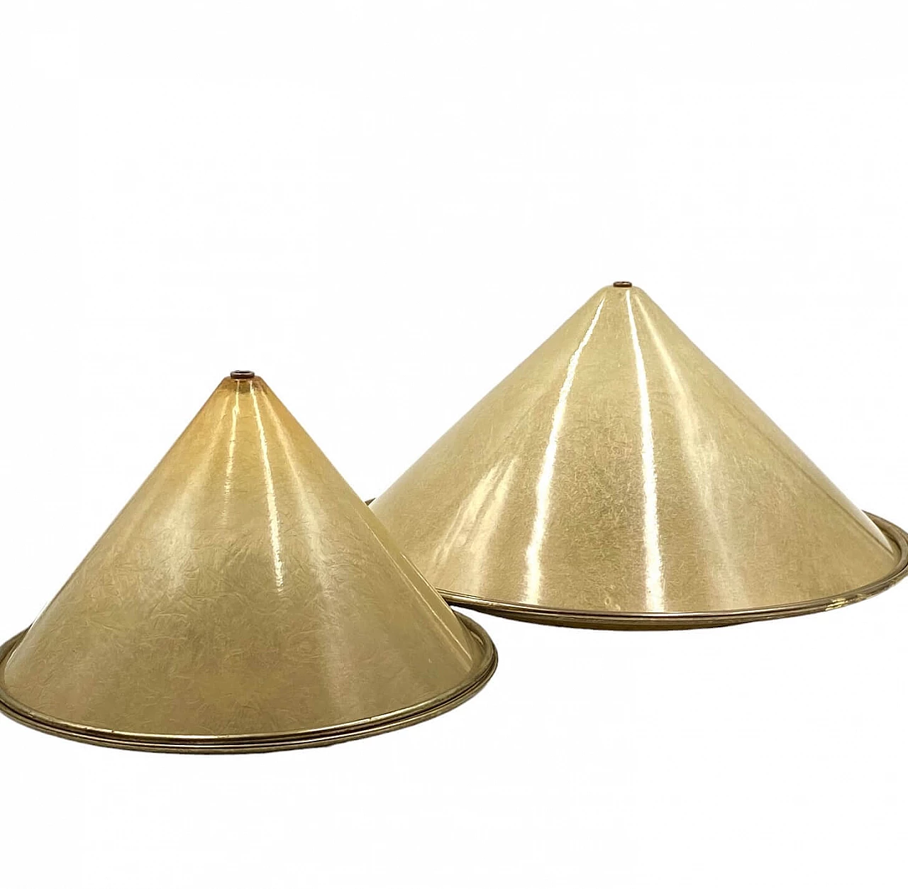 Pair of conic shaped fiberglass and brass table lamps, 1970s 1