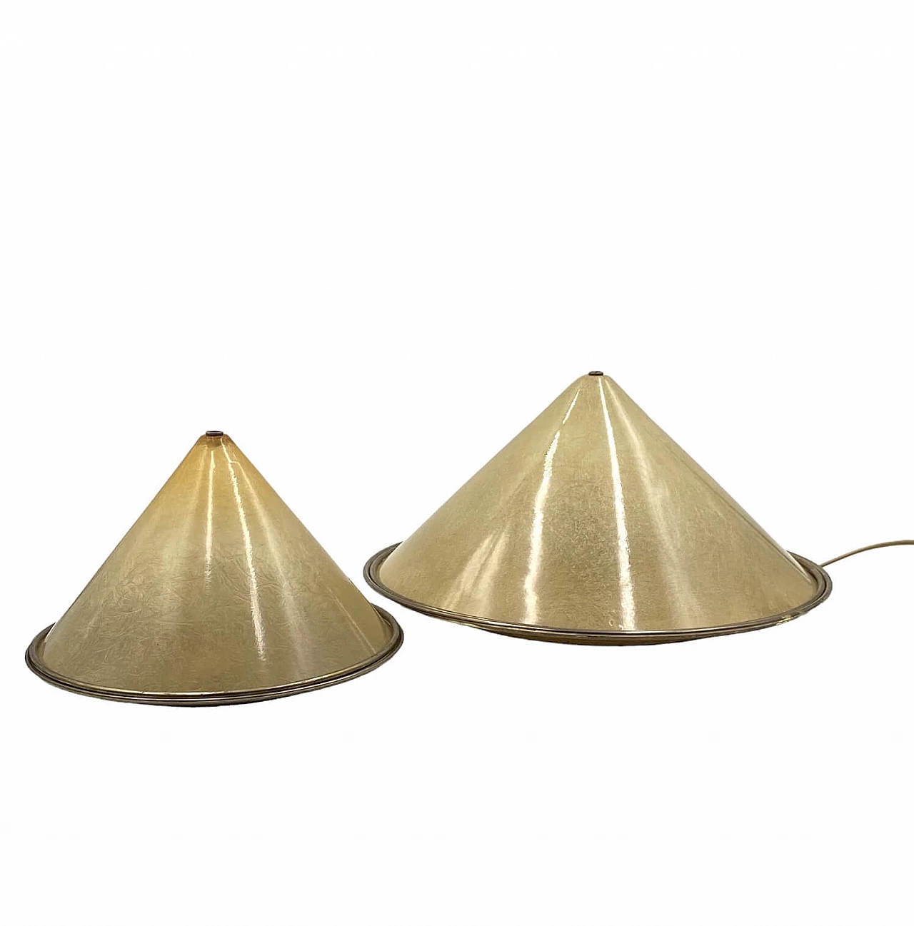 Coppia di lampade da tavolo di forma conica in vetroresina e ottone, anni '70 4