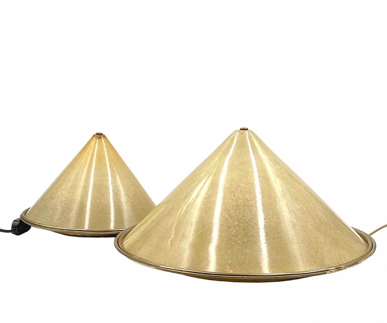 Coppia di lampade da tavolo di forma conica in vetroresina e ottone, anni '70 10