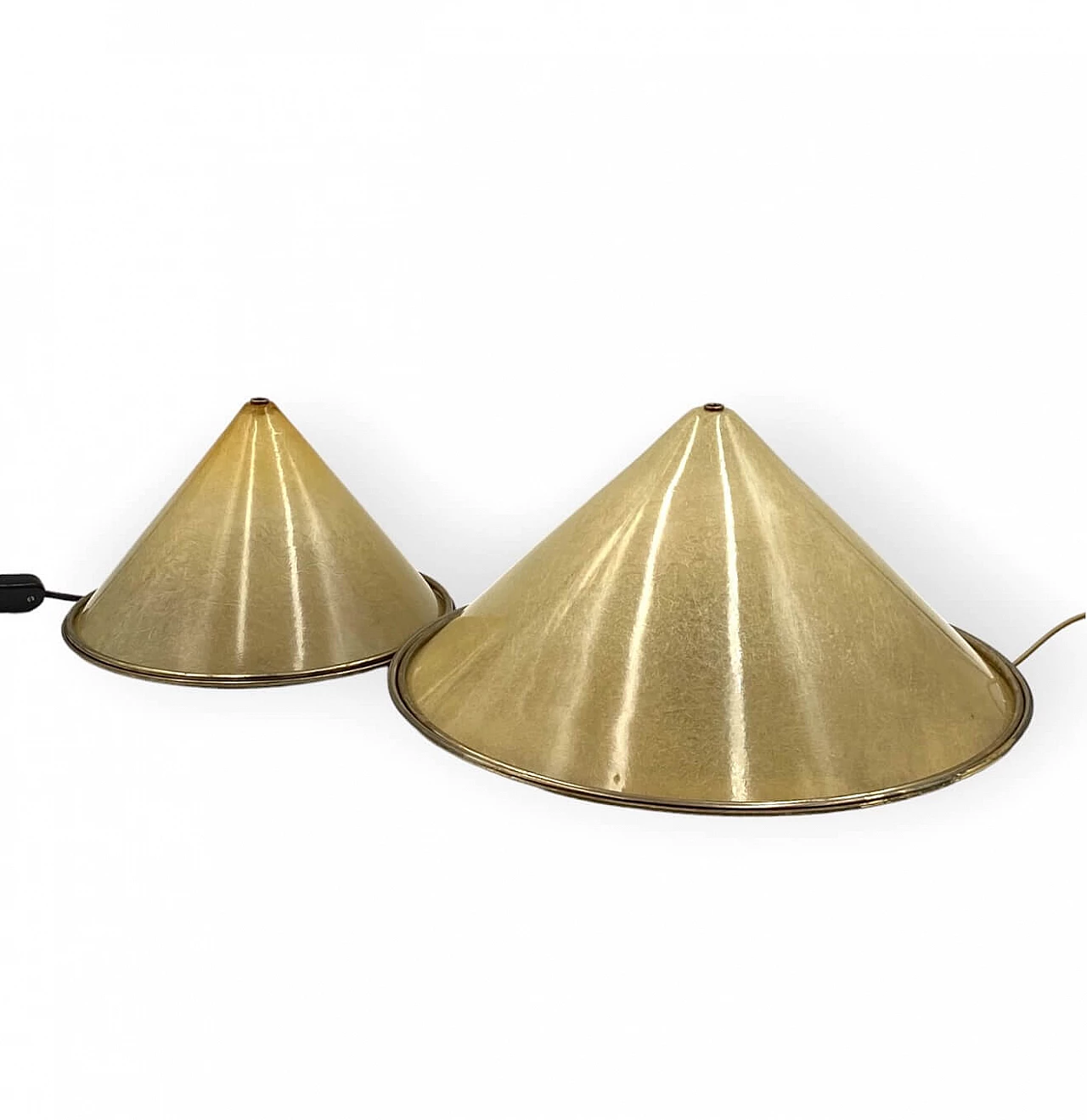 Coppia di lampade da tavolo di forma conica in vetroresina e ottone, anni '70 14