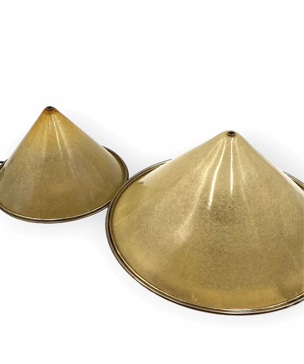 Pair of conic shaped fiberglass and brass table lamps, 1970s 16