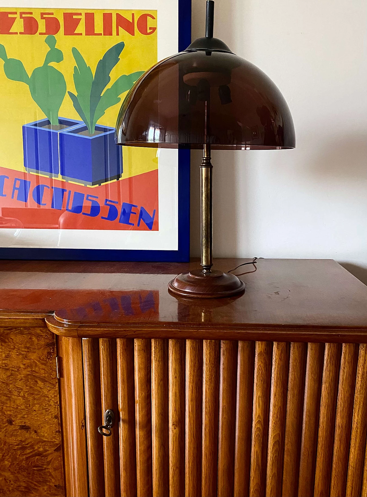 Lampada da tavolo in legno, ottone e perspex di Stilux, anni '50 15