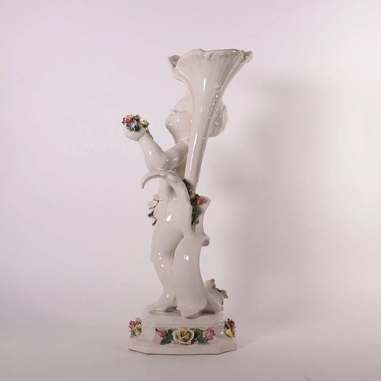 Vaso con scultura di putto in ceramica di Nove-Bassano, del '900 3