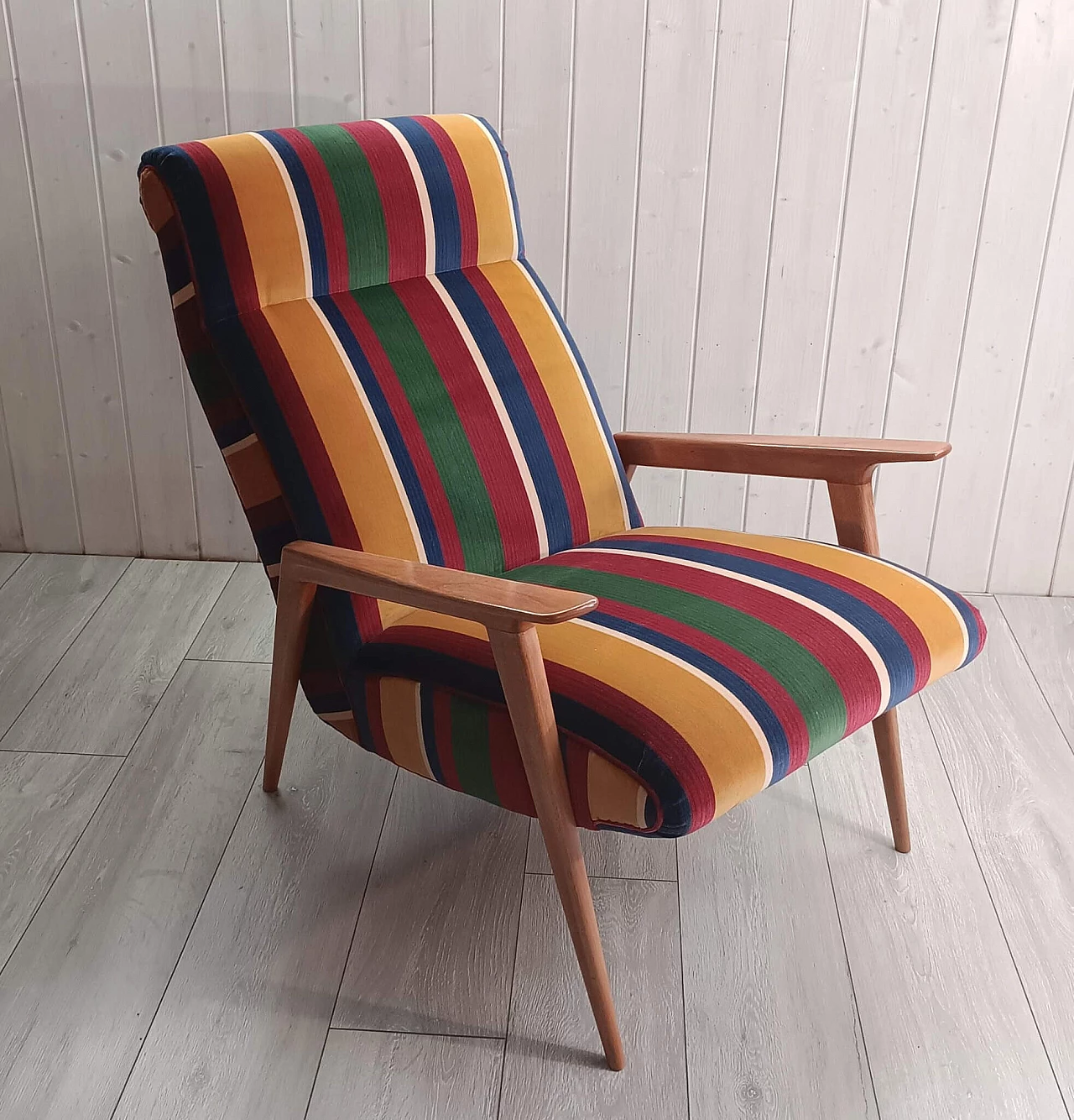 Poltrona scandinava in legno e tessuto a righe multicolore, anni '40 3