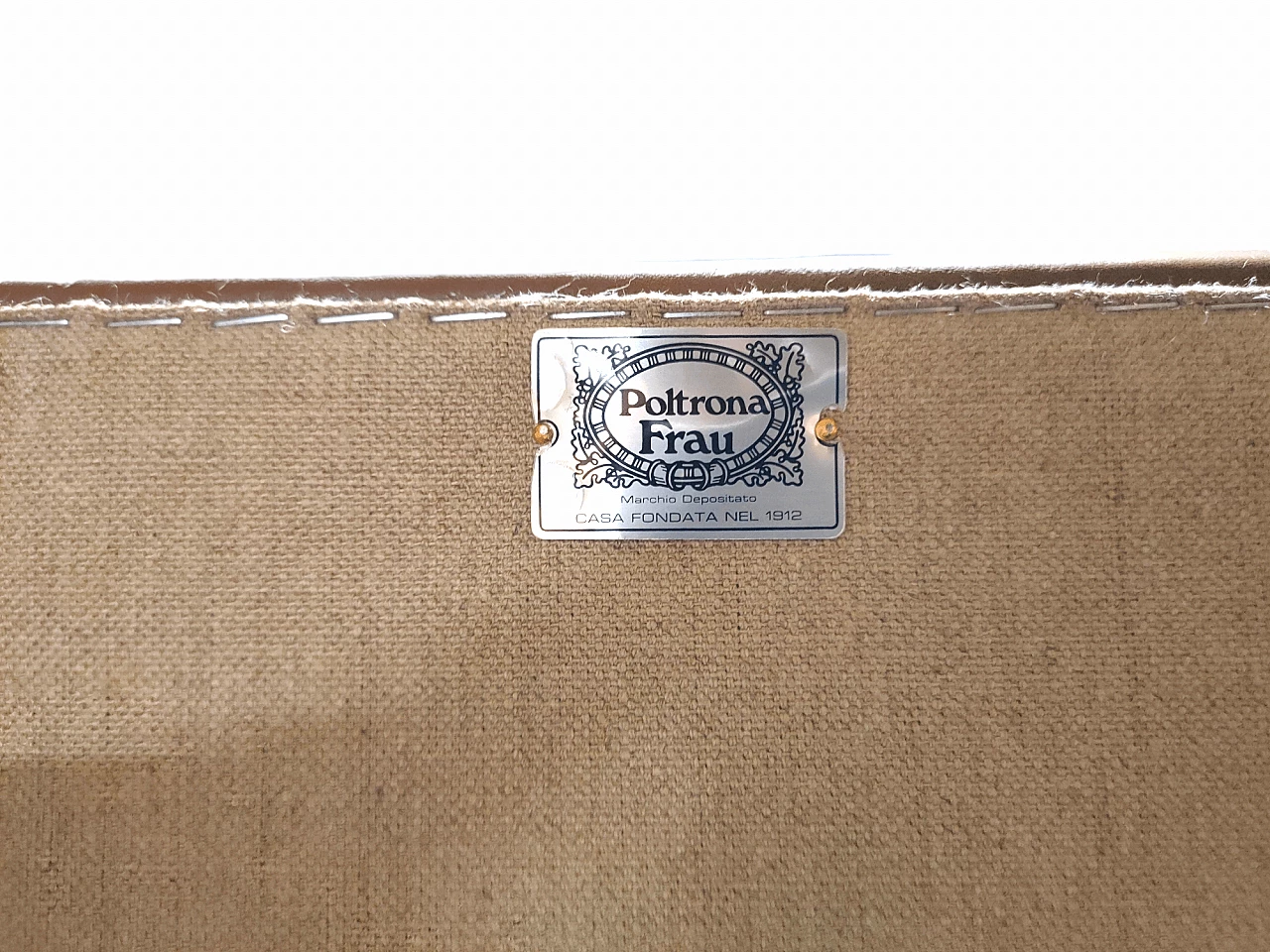 Coppia di poltrone e pouf in pelle di Poltrona Frau, anni '80 10