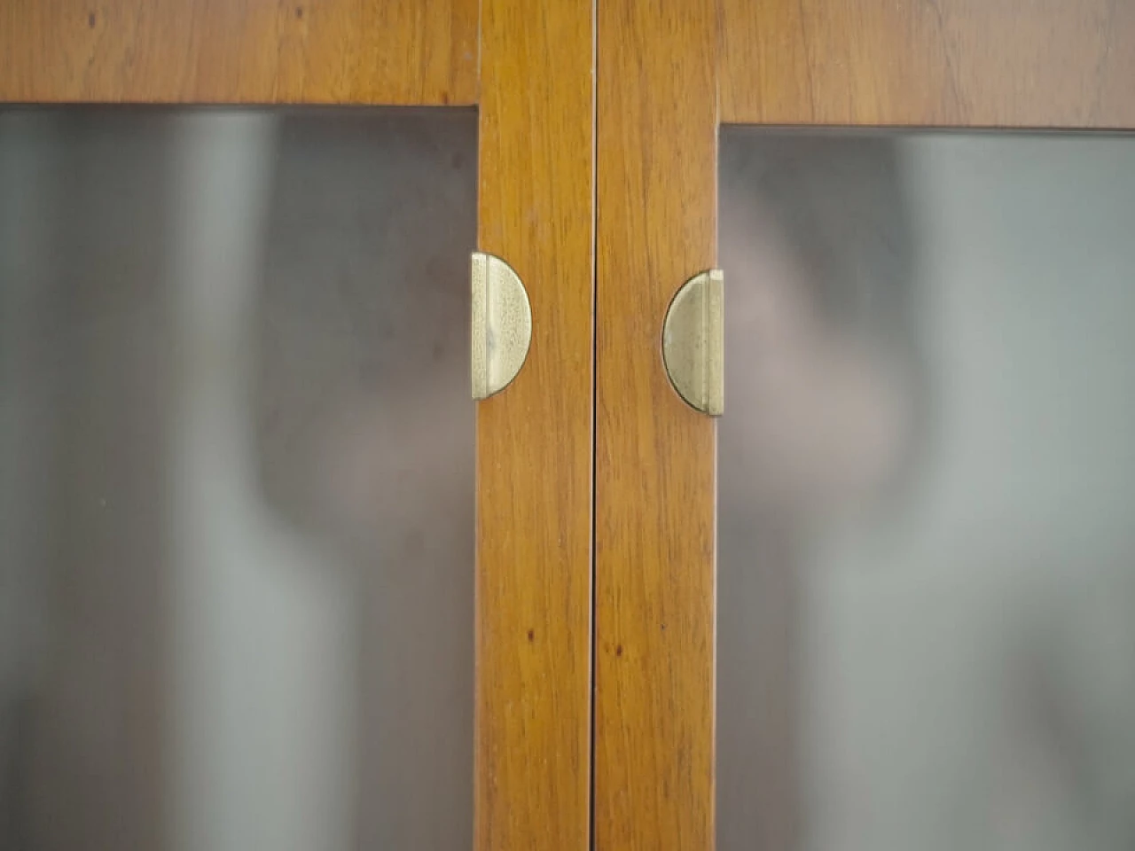 Mahogany glass cabinet by Pierre Balmain, 1980s 1