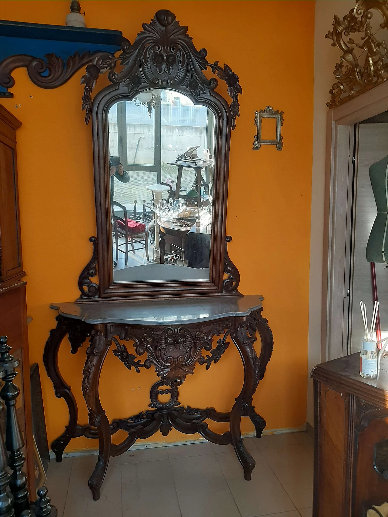 Walnut console with mirror and marble top, late 19th century 1