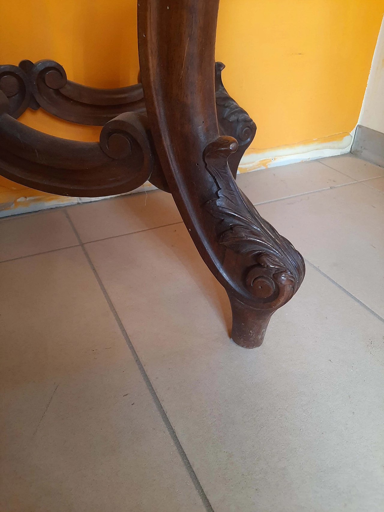 Walnut console with mirror and marble top, late 19th century 4